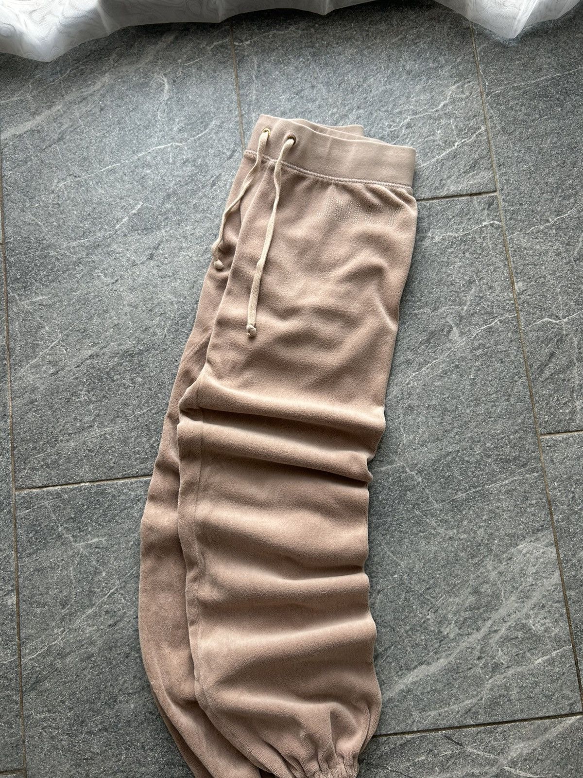 Juicy Couture Vintage sweatpants juicy couture velvet y2k small jogger Size 28" / US 6 / IT 42 - 10 Thumbnail