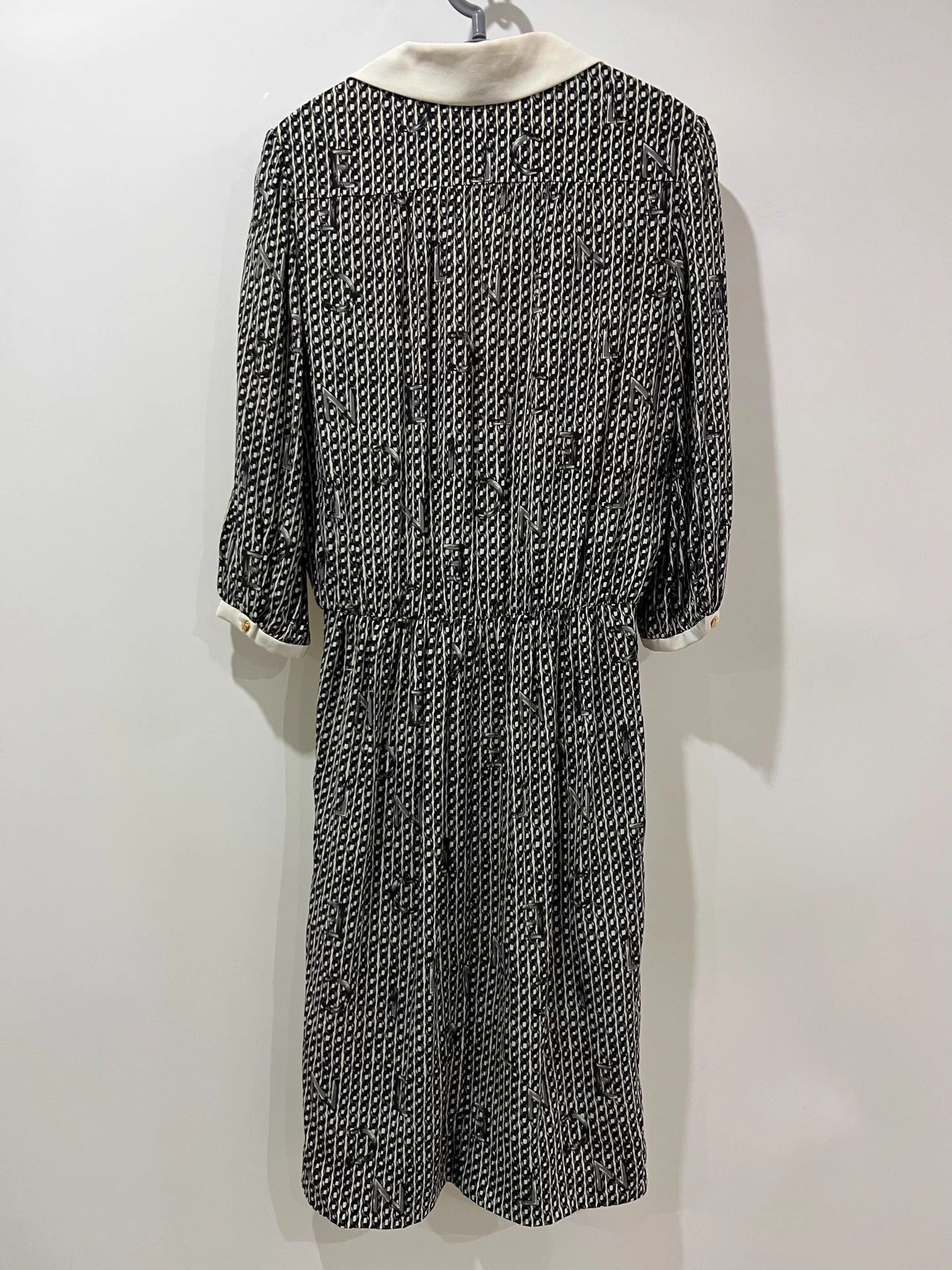 Celine Celine V-neck gold button silk slouchy dress FR38 mint Size S / US 4 / IT 40 - 4 Thumbnail