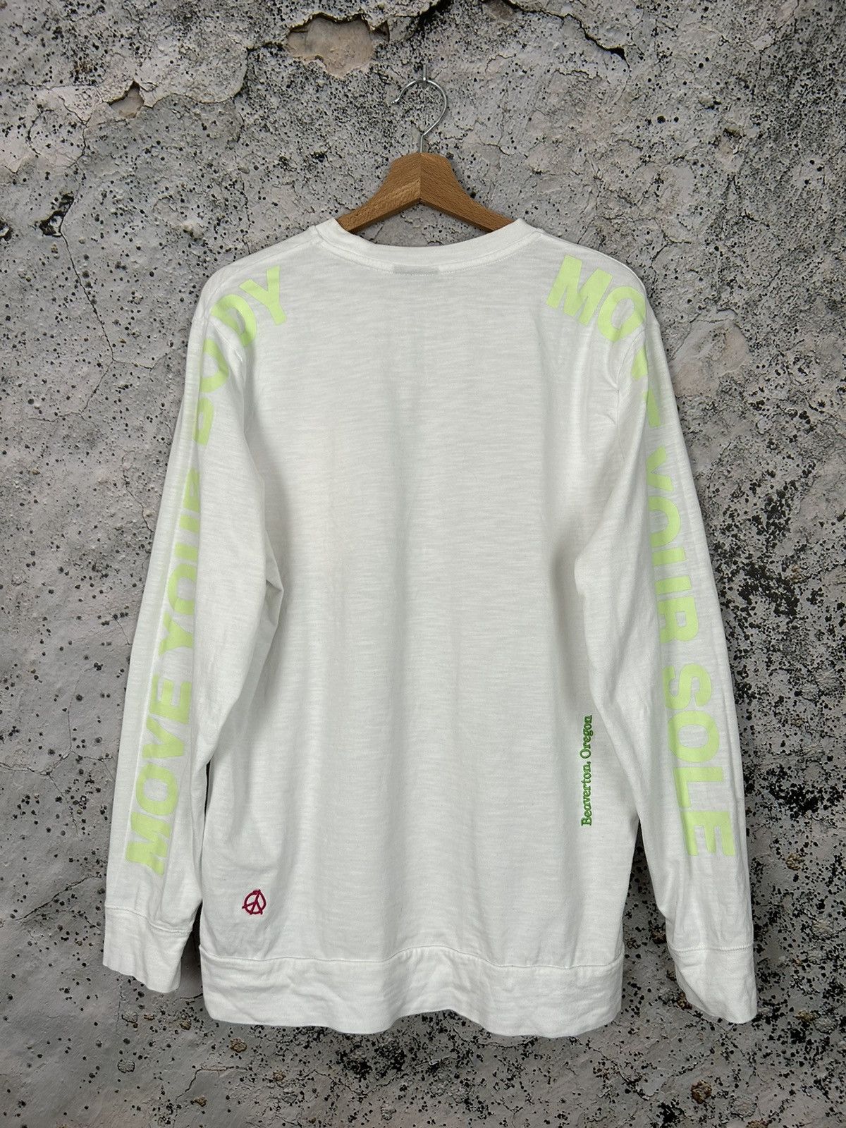 Nike Nike World Tour Graphic Crewneck Streetwear Sportswear Rare Size US L / EU 52-54 / 3 - 6 Thumbnail
