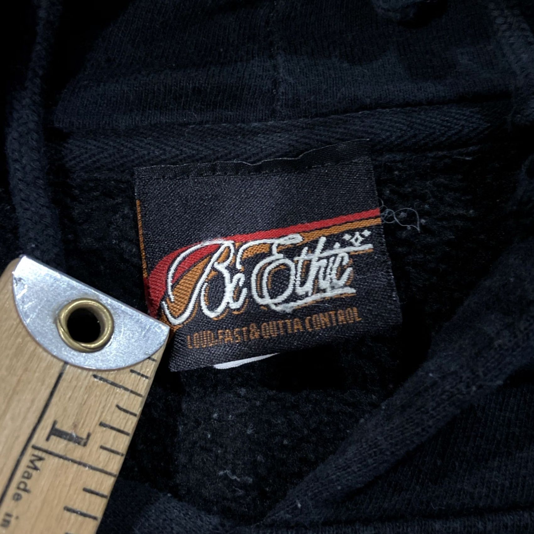 Vintage VINTAGE ACDC Thunder Black Hoodie M Men Pullover Hooded 90s Retro Logo Sweatshirt Size US M / EU 48-50 / 2 - 2 Thumbnail