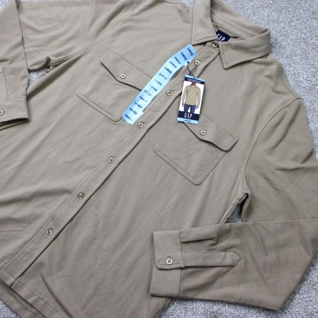 Gap Gap Shirt Mens Large Beige Long Sleeve Button-Down Knit Pockets NWT Size US L / EU 52-54 / 3 - 4 Thumbnail