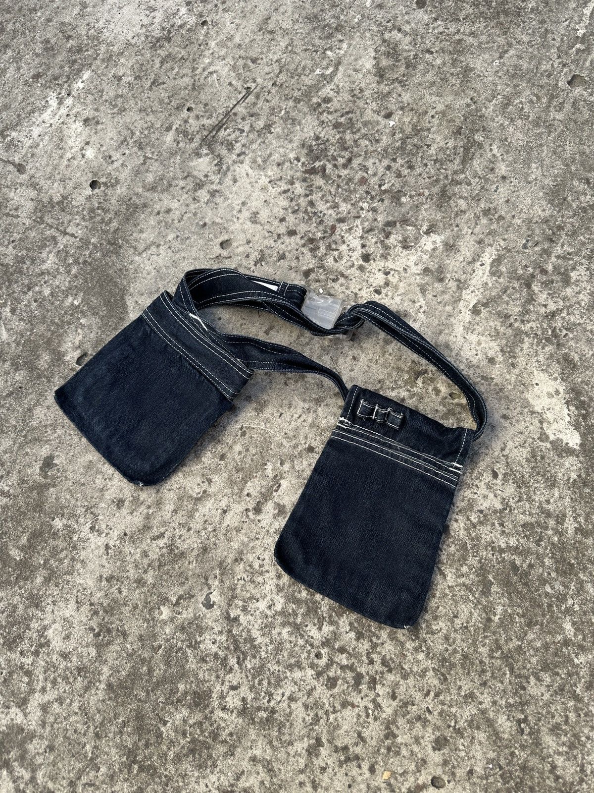 Japanese Brand Y2K Vintage Waist Bag Streetwear Casual Style Alt Hype Rare Size ONE SIZE - 1 Thumbnail
