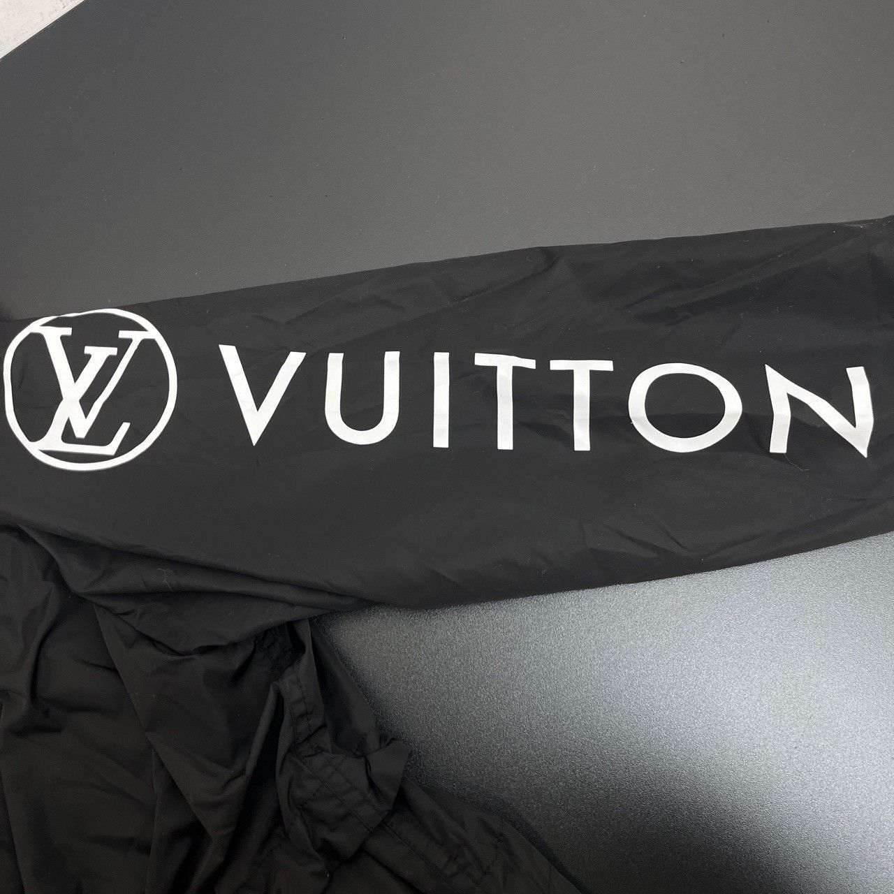 Louis Vuitton Louis Vuitton Long jacket with black sleeve arm logo jacket Size US S / EU 44-46 / 1 - 7 Thumbnail