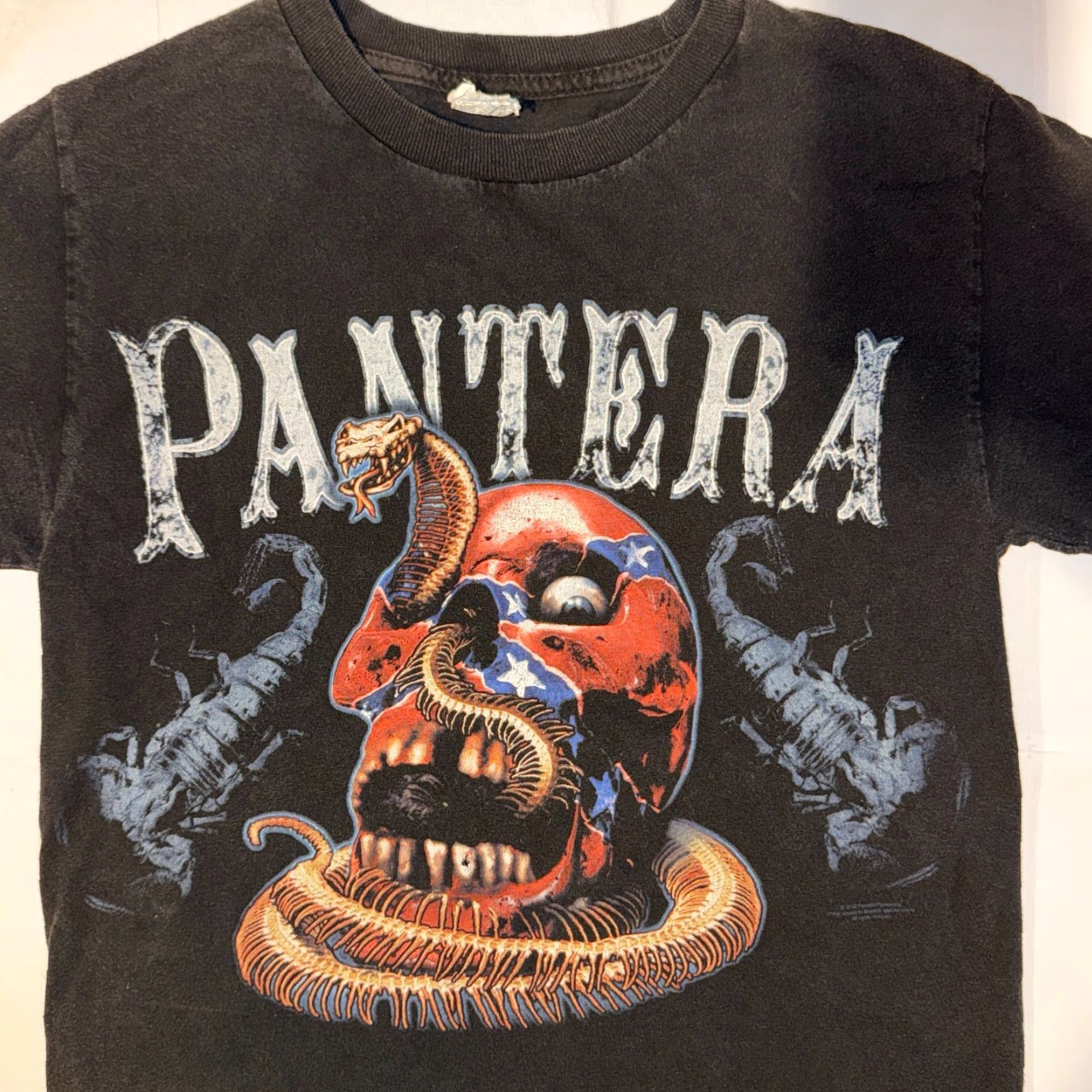 Vintage VINTAGE Pantera Shirt Men S Black Short Sleeve Crew Neck 90s Graphic Print Skull Snake Scorpion Cotton T-Shirt Alstyle Size US 29 - 2 Thumbnail