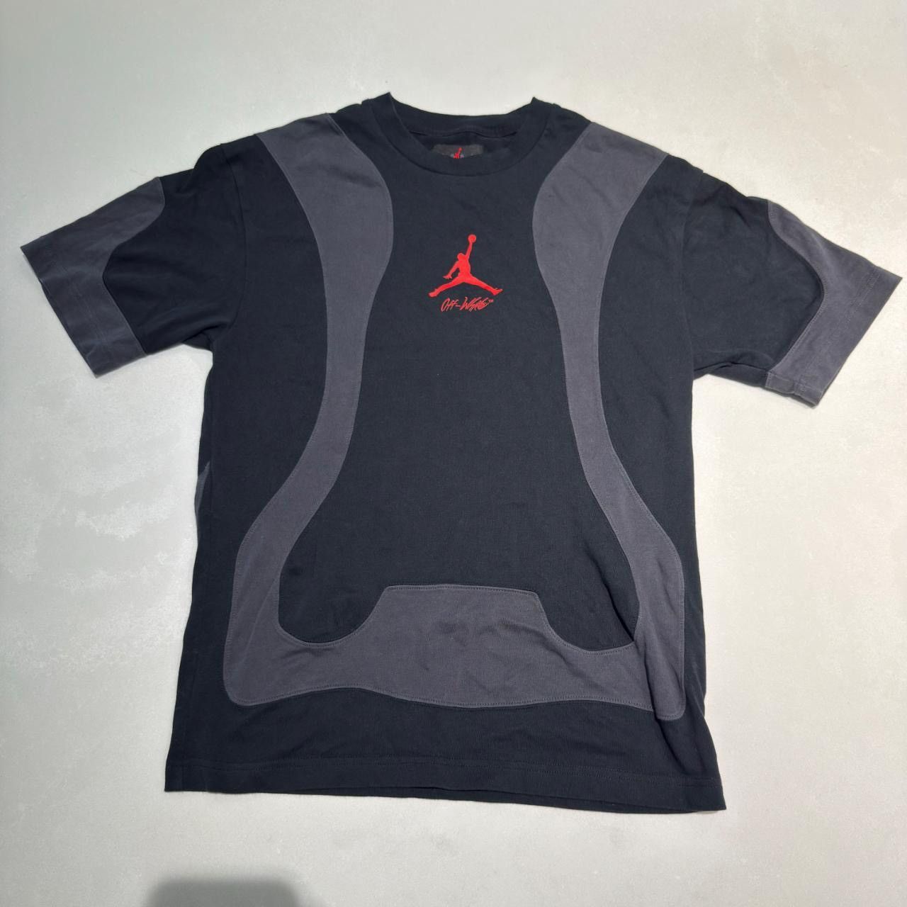 Jordan Offwhite black and red shirt