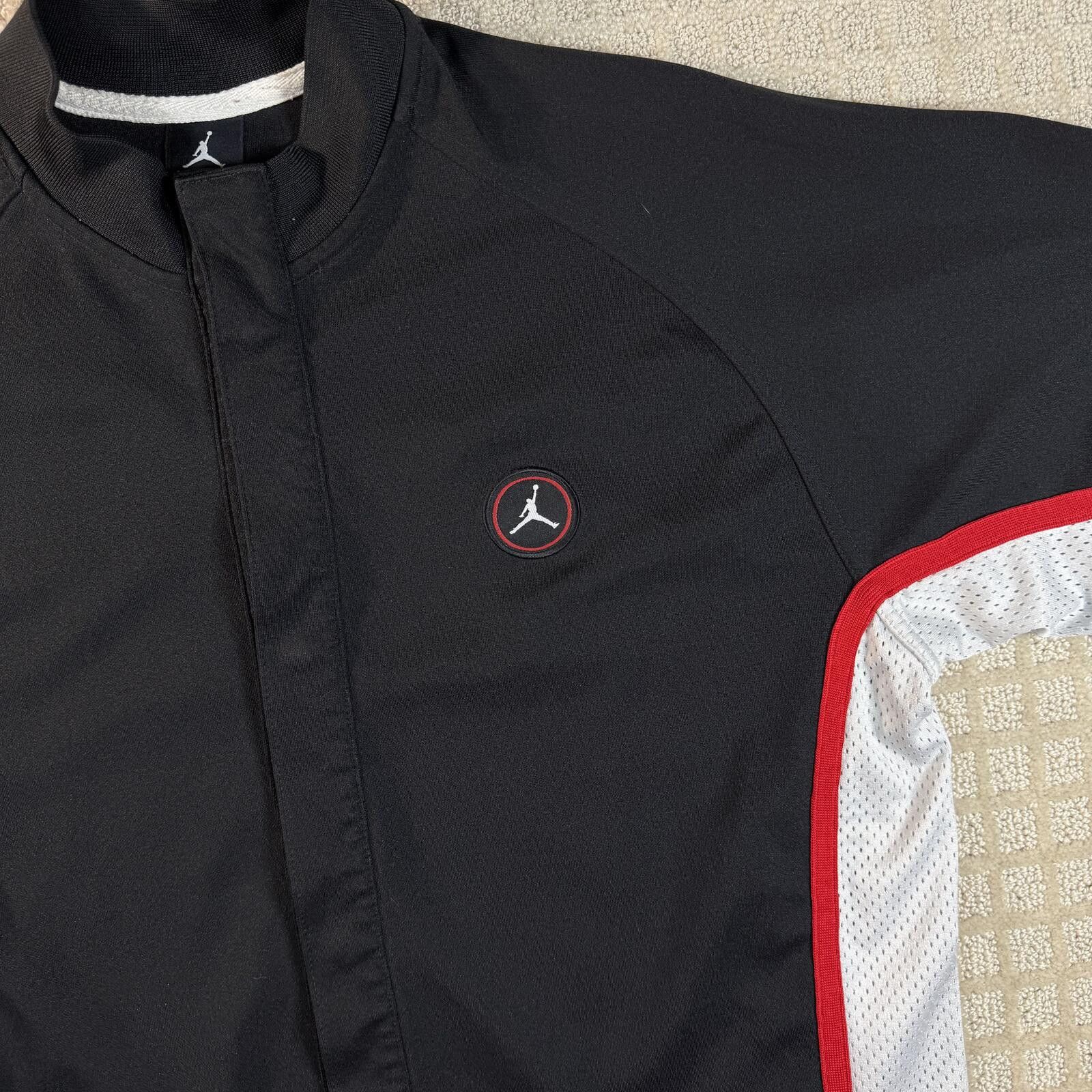 Jordan Brand Vintage Jordan Button Up Warm Up Shirt XL Black Red Size US XL / EU 56 / 4 - 2 Thumbnail