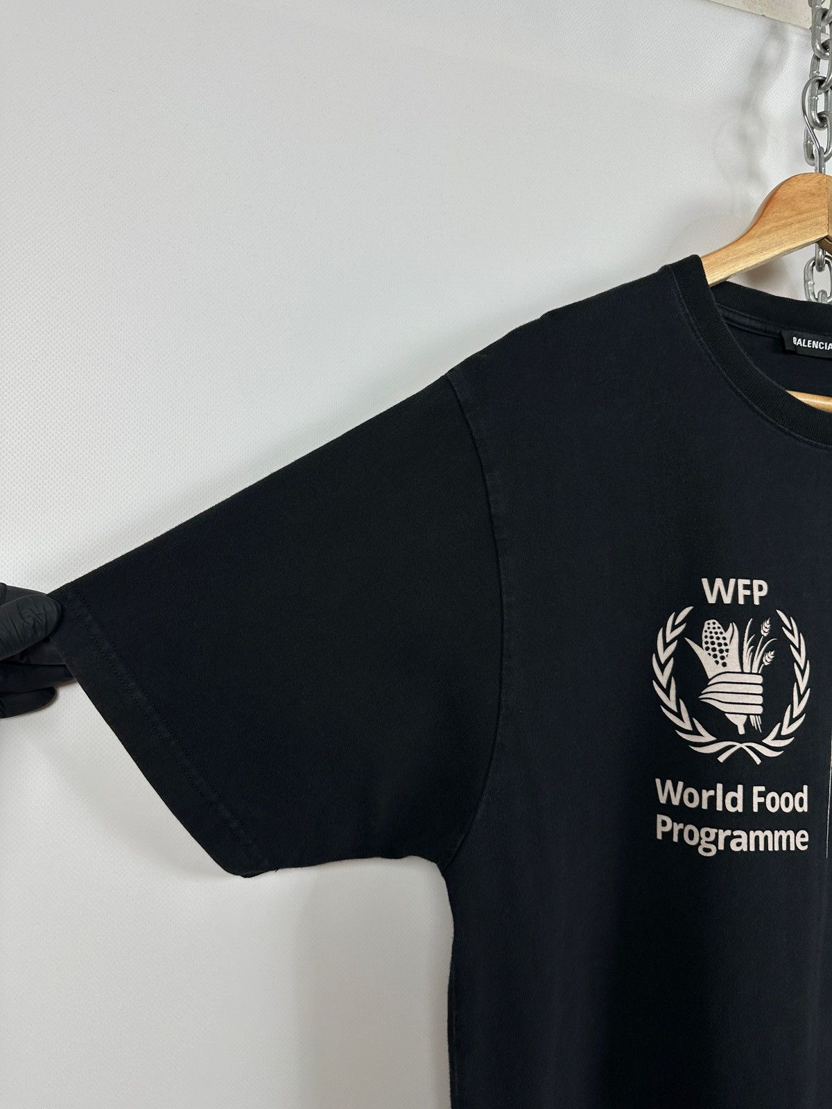 Balenciaga Balenciaga WFP World Wood Programme Supports Black T-Shirt Size US L / EU 52-54 / 3 - 16 Thumbnail