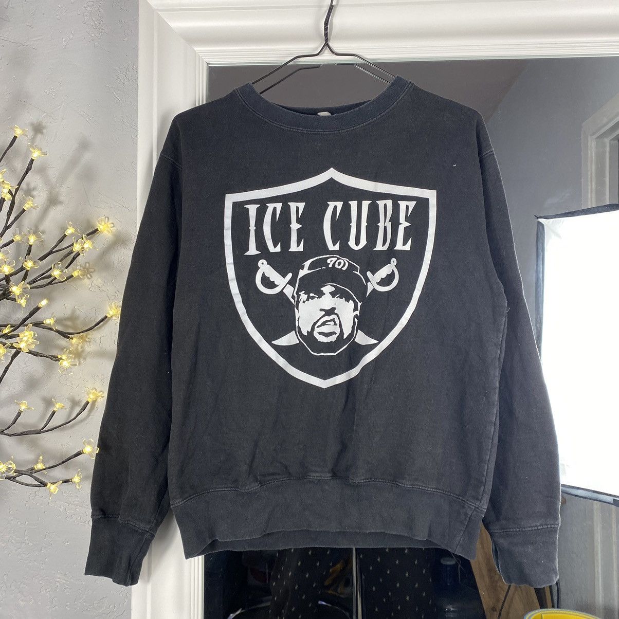 Rap Tees VINTAGE ICE CUBE 90s BIG LOGO SWEATSHIRT Size US M / EU 48-50 / 2 - 1 Thumbnail