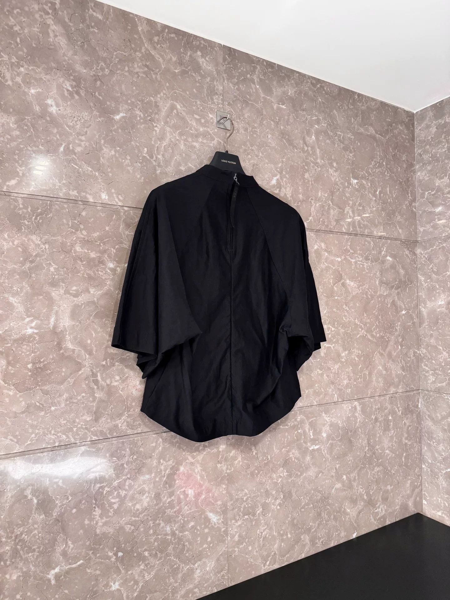 Julius Julius 19SS Designer Black Short Top Size US M / EU 48-50 / 2 - 1 Thumbnail