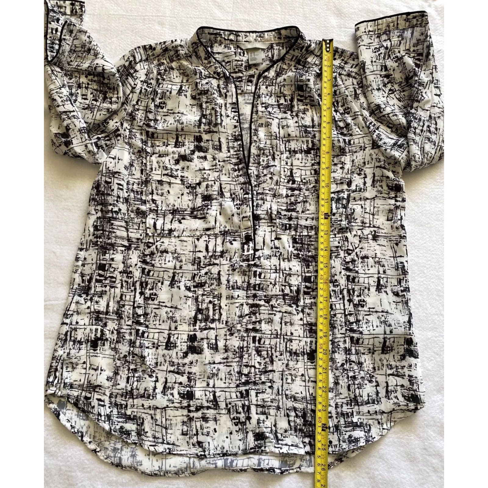 H&M H&M Blouse Casual Women's V-Neck Long Sleeve Shirt Top Geometric Pattern Black White Slim Fit Petite 12P Button-Down Collarless Breathable Size XL / US 12-14 / IT 48-50 - 5 Thumbnail