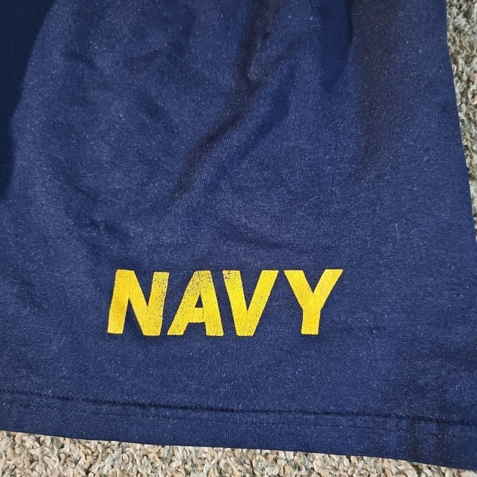 Old Navy Navy Bootcamp Shorts Size US 32 / EU 48 - 2 Thumbnail