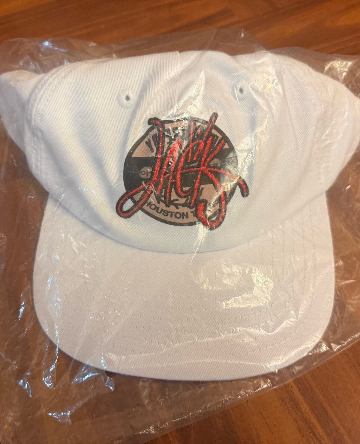 Travis Scott Travis Scott - “Reverse” Off-White Hat Size ONE SIZE - 1 Thumbnail