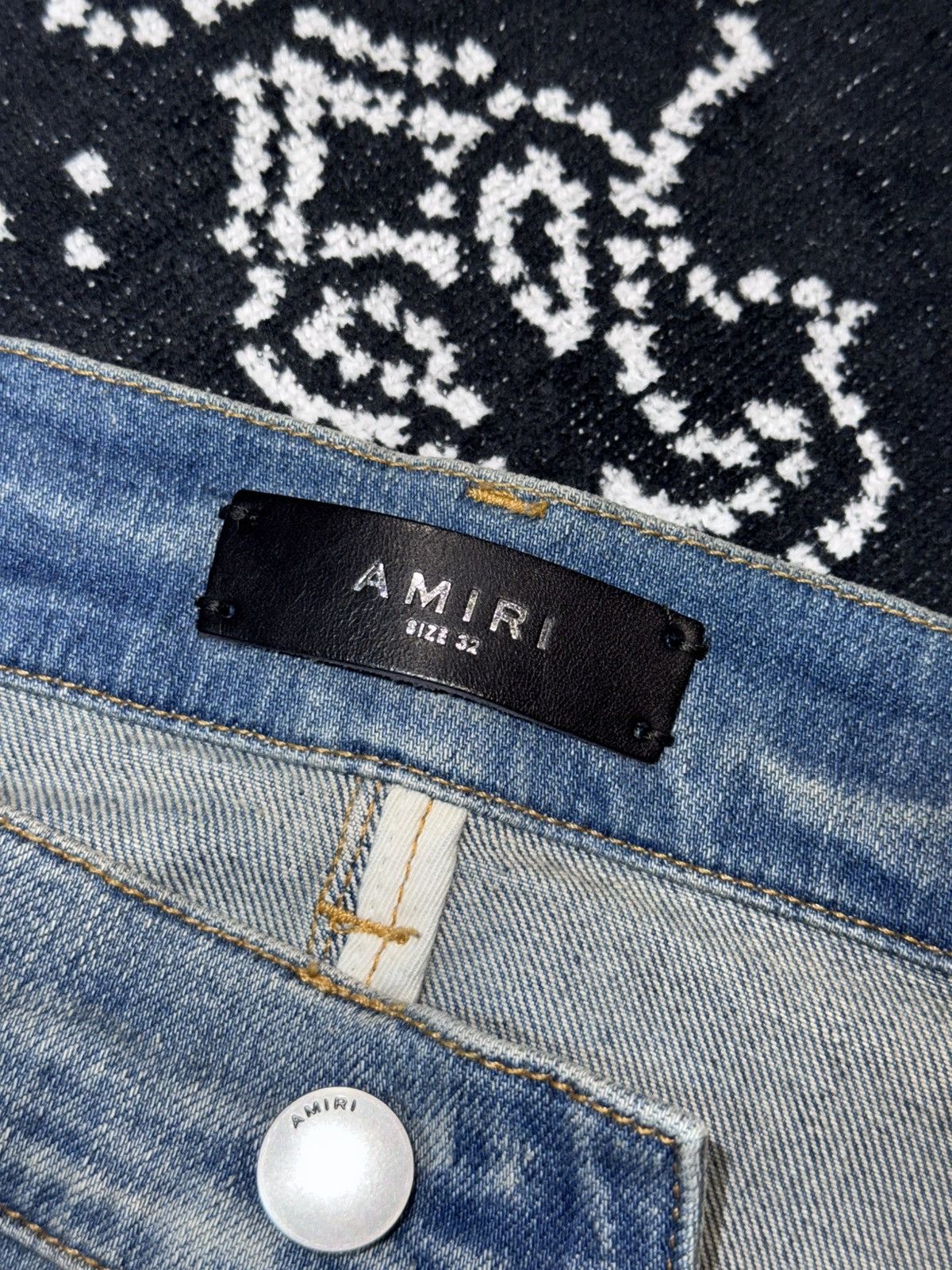 Amiri AMIRI SKELL BONE SCRIPT LOGO JEANS Size US 32 / EU 48 - 21 Thumbnail