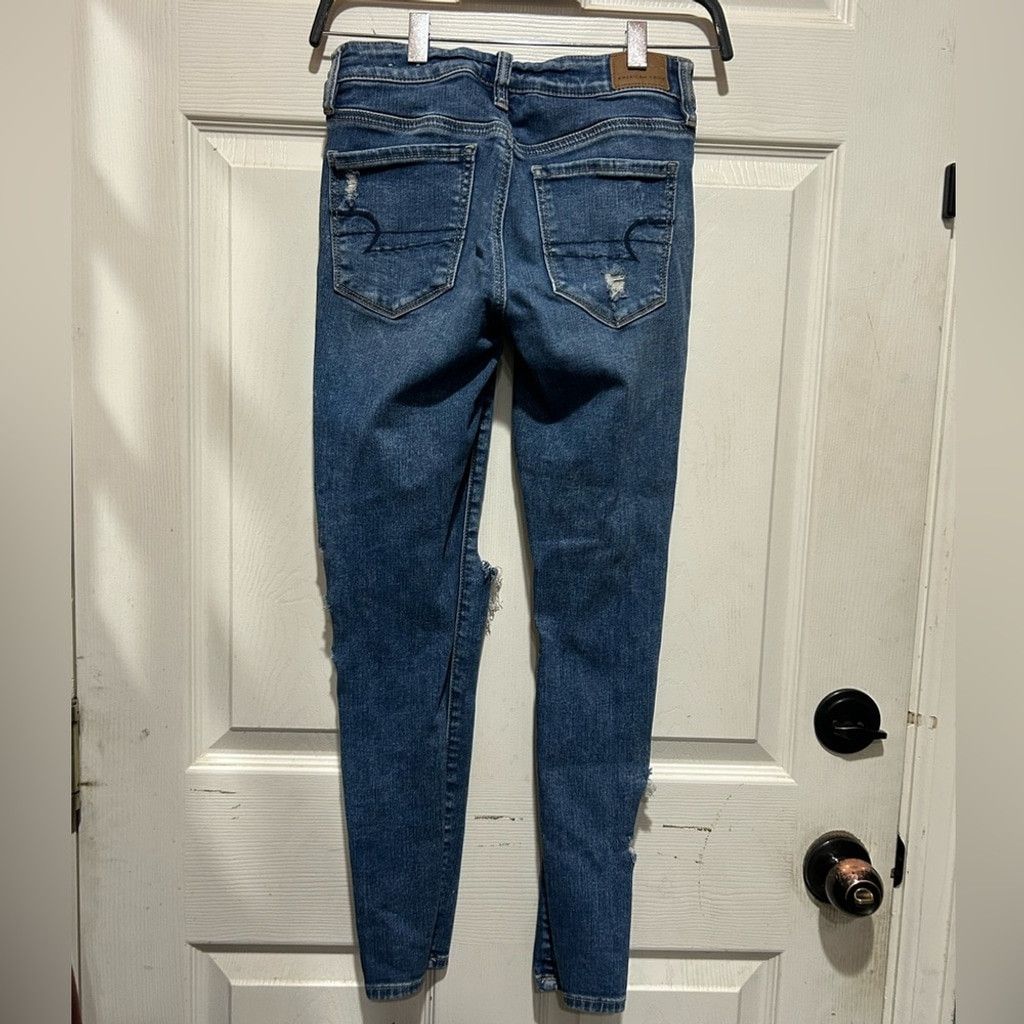American Eagle Outfitters American Eagle high-waisted skinny jeans w distressed detail Size 26" / US 2 / IT 38 - 5 Thumbnail