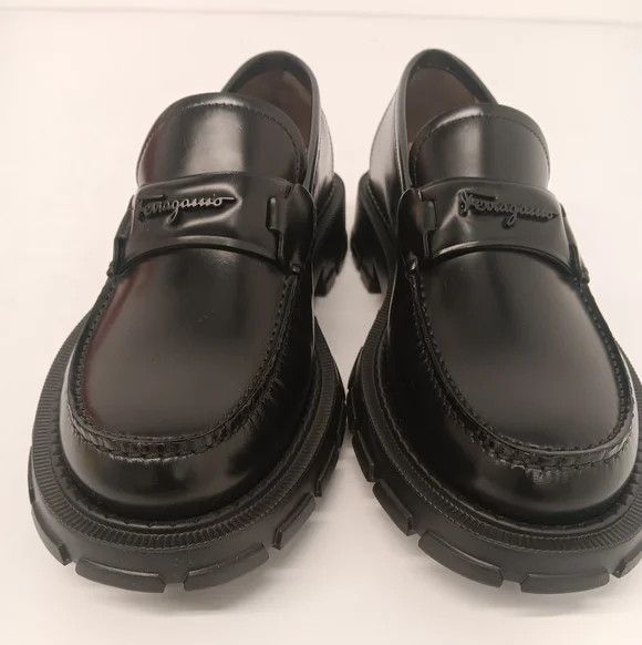 Salvatore Ferragamo Ferragamo Women's Embossed Logo Leather Loafers - Size 6 Size US 6 / IT 36 - 8 Thumbnail