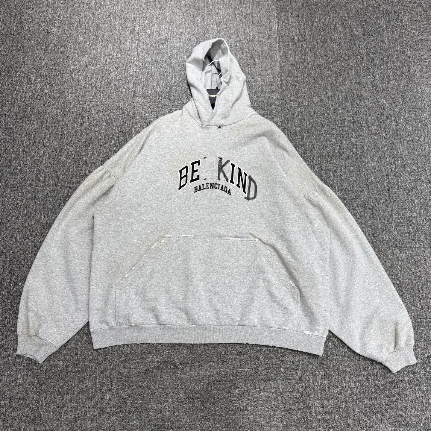 Balenciaga be kind balenciaga gray hooded sweatshirt Size US XXL / EU 58 / 5 - 1 Thumbnail
