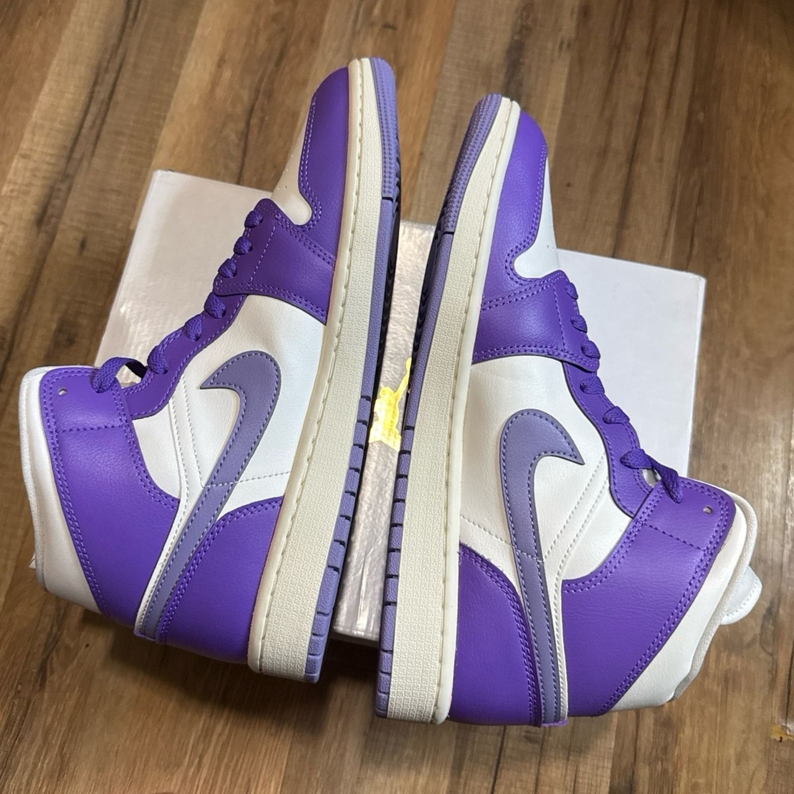 Jordan Brand Jordan 1 Mid Action Grape Light Purple Size US 9 / EU 42 - 6 Thumbnail