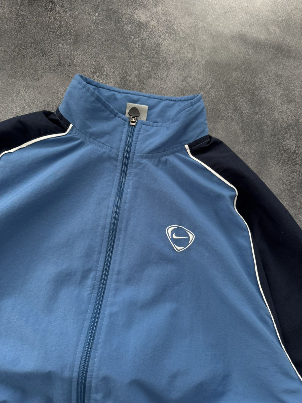 Nike Vintage Nike Track Jacket Swoosh Logo Y2K Drill 90s Size US L / EU 52-54 / 3 - 4 Thumbnail