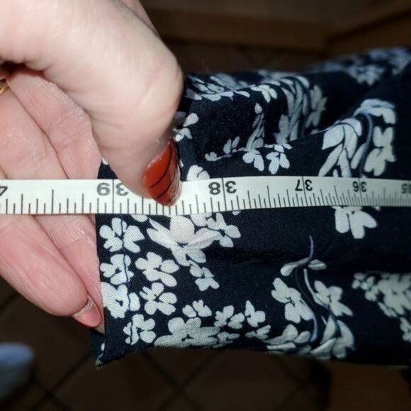 Calvin Klein Calvin Klein Floral 100% Rayon Capped Sleeve Full Button Bel Size S / US 4 / IT 40 - 12 Thumbnail