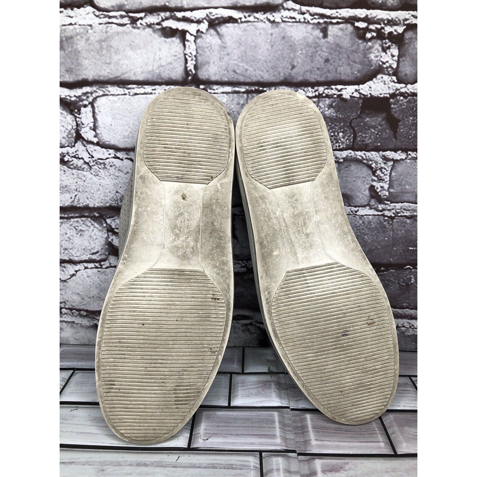 Other Via Spiga Grey Suede Leather Perforated Slip On Sneaker Shoe Size US 7 / IT 37 - 14 Thumbnail