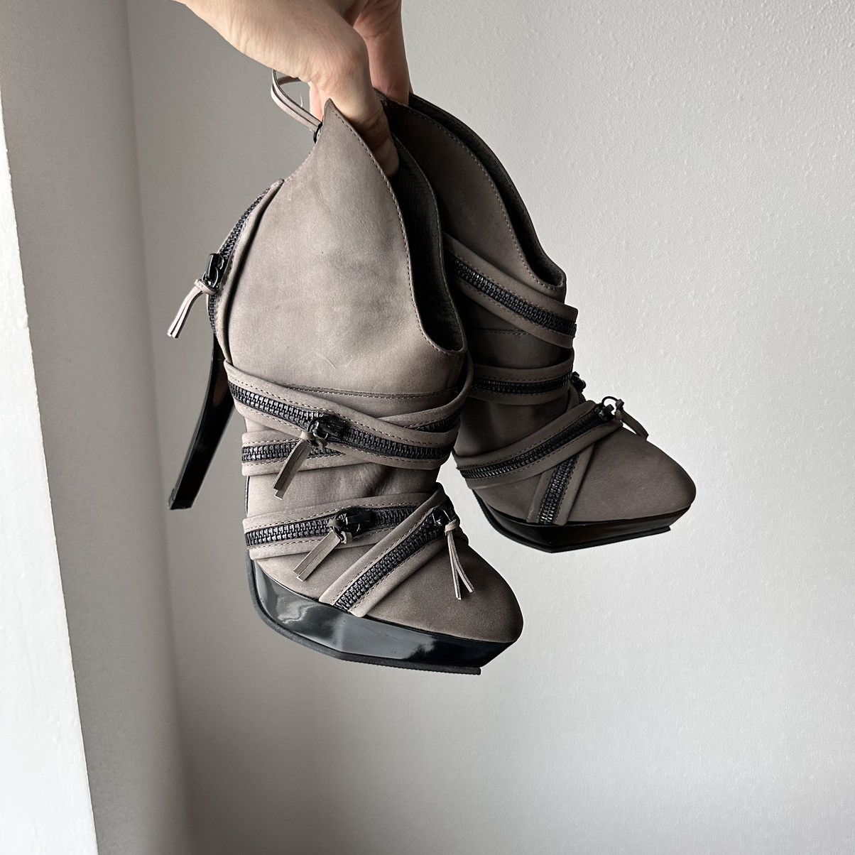 Buffalo London 00s Buffalo London Zipper Heels Leather El Dantes Vibe Size US 8 / IT 38 - 4 Thumbnail