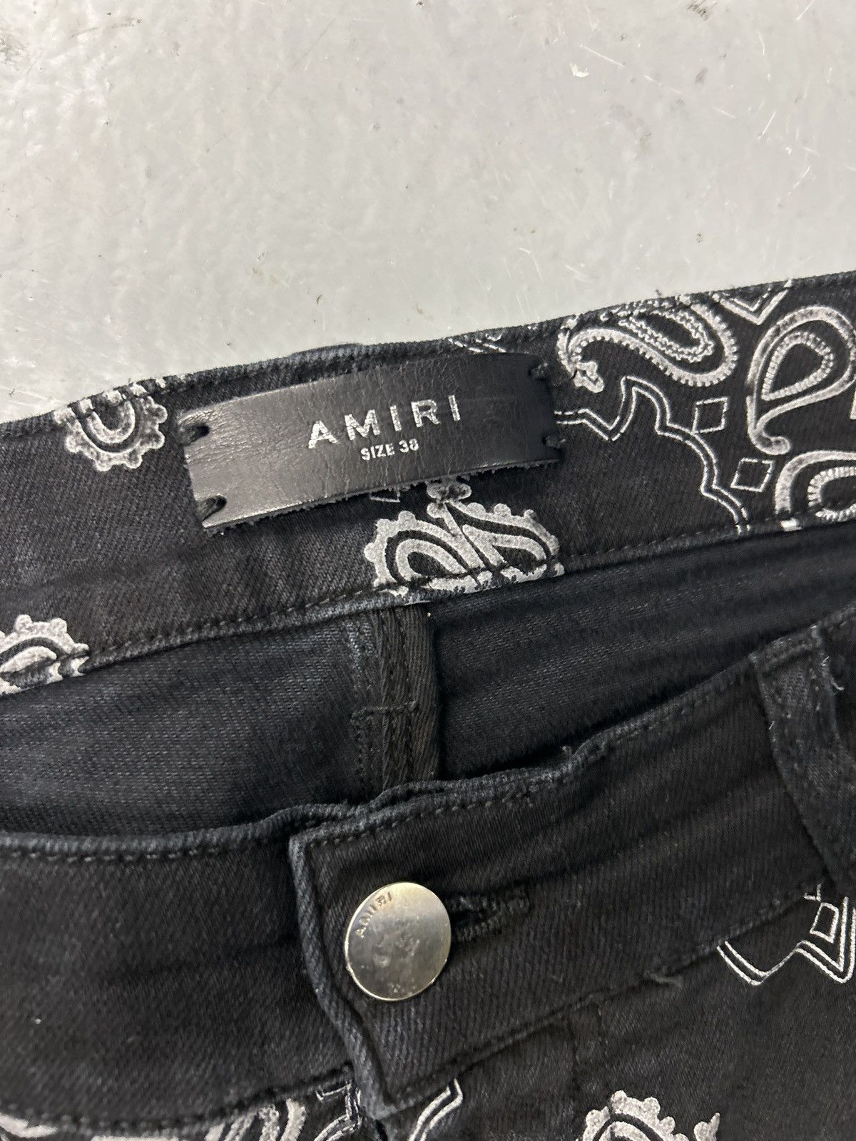 Amiri Amiri Jeans Flocked Paisley Bandana Jeans Size US 38 / EU 54 - 2 Thumbnail