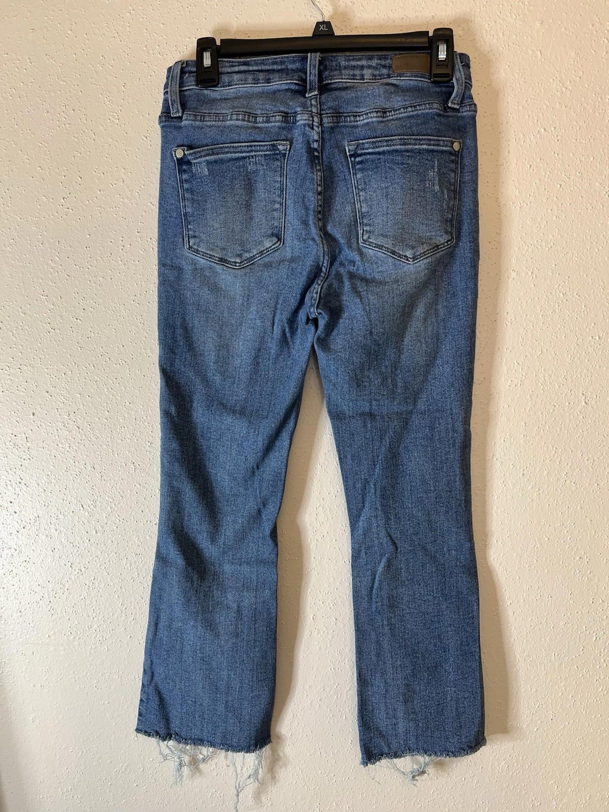 Designer Judy Blue 7/28 Distressed Raw Hem Jeans Stretch Cropped Size 28" / US 6 / IT 42 - 2 Thumbnail