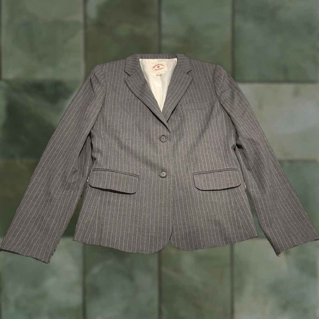 Brooks Brothers Brooks Brothers Red Fleece Blazer Wool Jacket Tollegno 1900 Gray Striped Sz 6 Women Regular Short Plaid Button Size M / US 6-8 / IT 42-44 - 1 Thumbnail