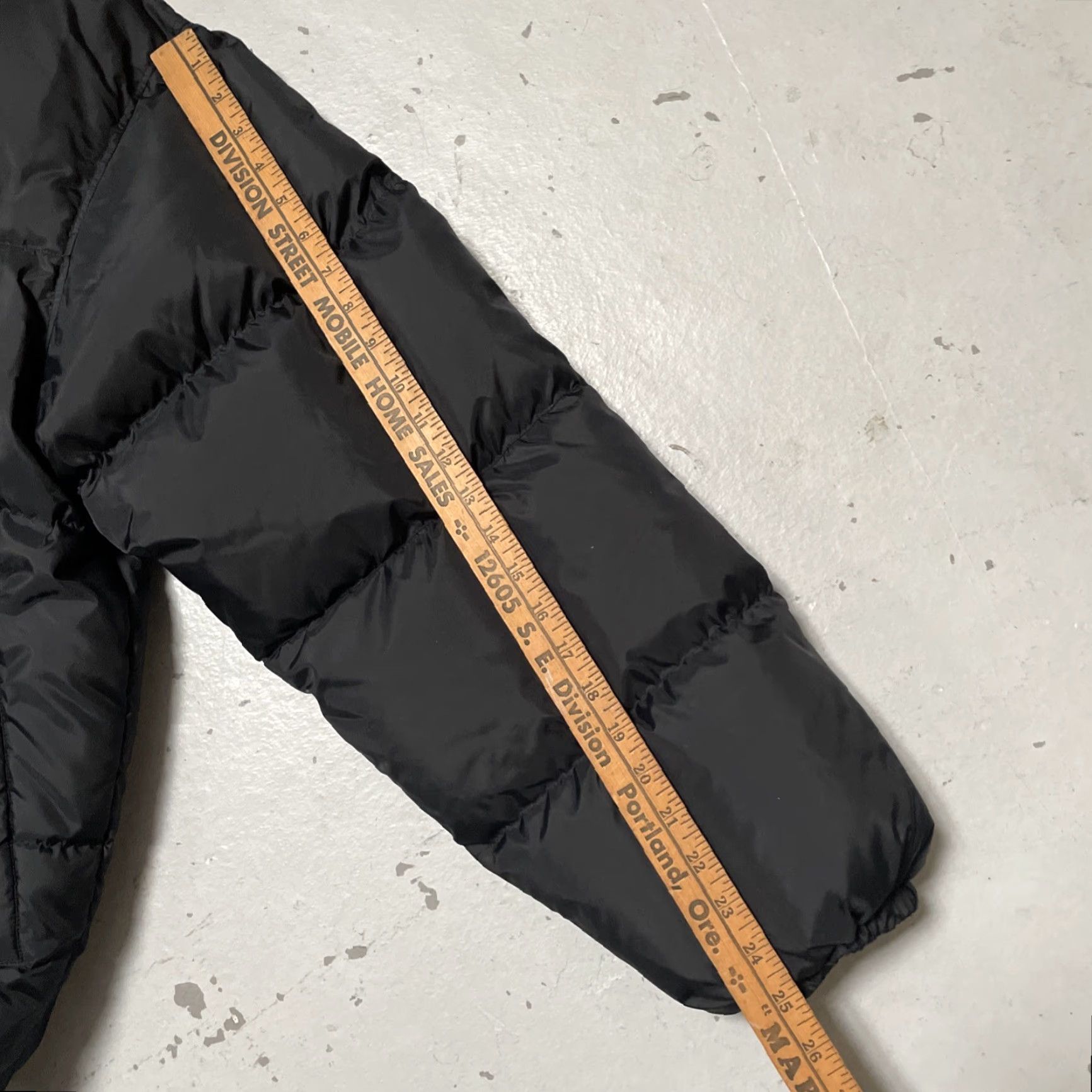 Timberland VINTAGE Timberland Puffer Jacket Unisex Adults L Black Down 90s Streetwear Hip Hop City NYC Size US L / EU 52-54 / 3 - 7 Thumbnail