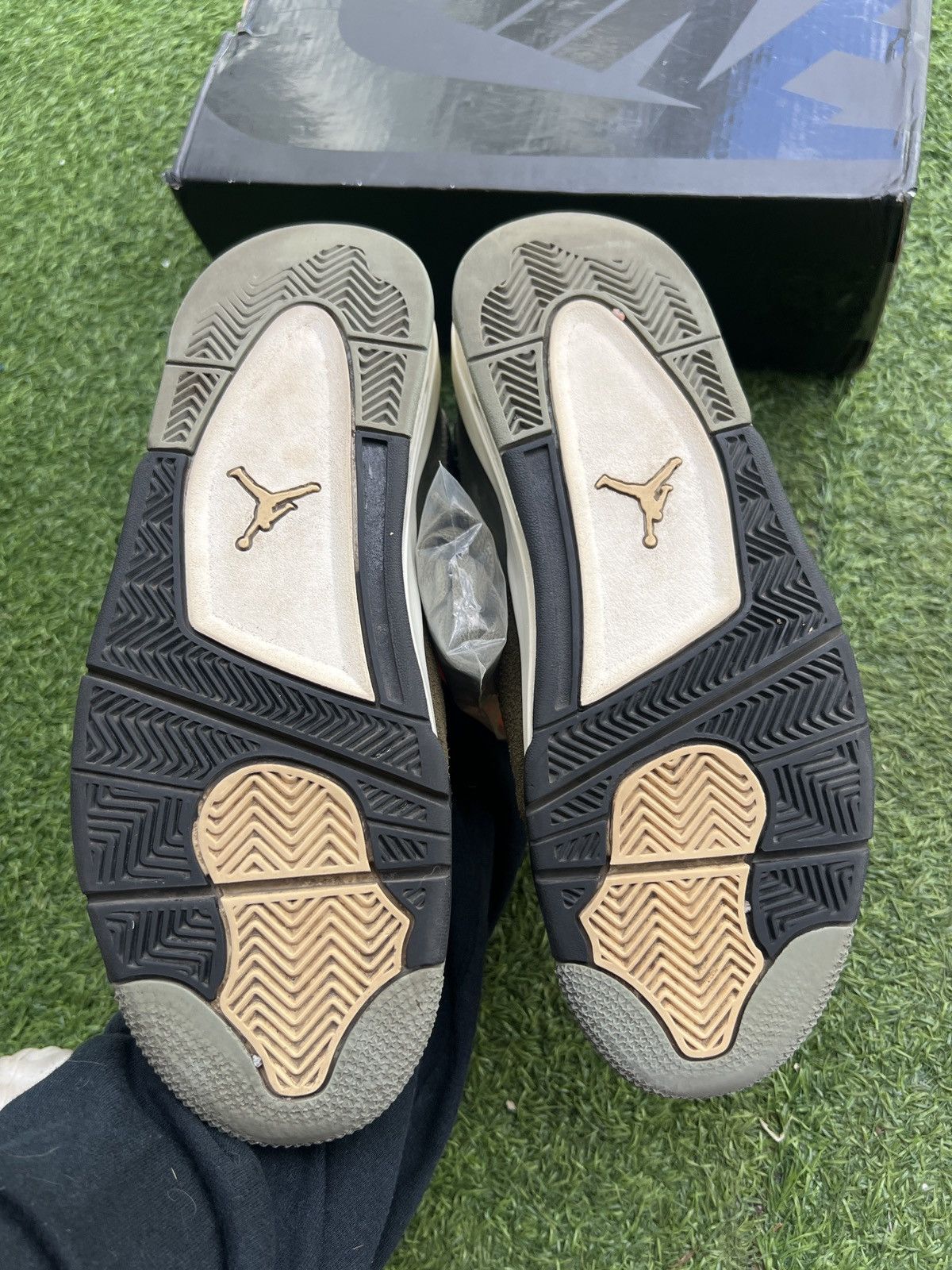 Jordan Brand 🏀 Air Jordan 4 Retro SE Craft 'Medium Olive' FB9927-200 Size US 9 / EU 42 - 6 Thumbnail