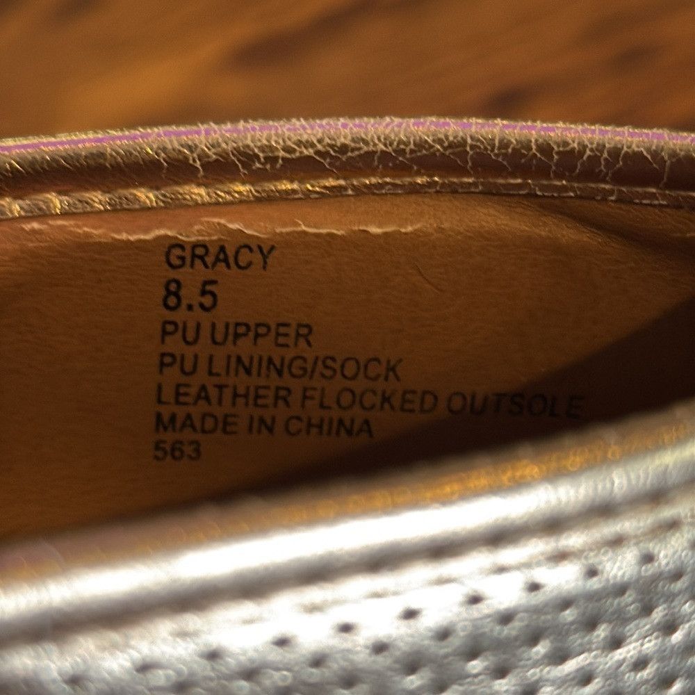 Steve Madden Steve Madden Sneakers Womens Size 8.5 Gold Perforated Slip Size US 8.5 / IT 38.5 - 7 Thumbnail