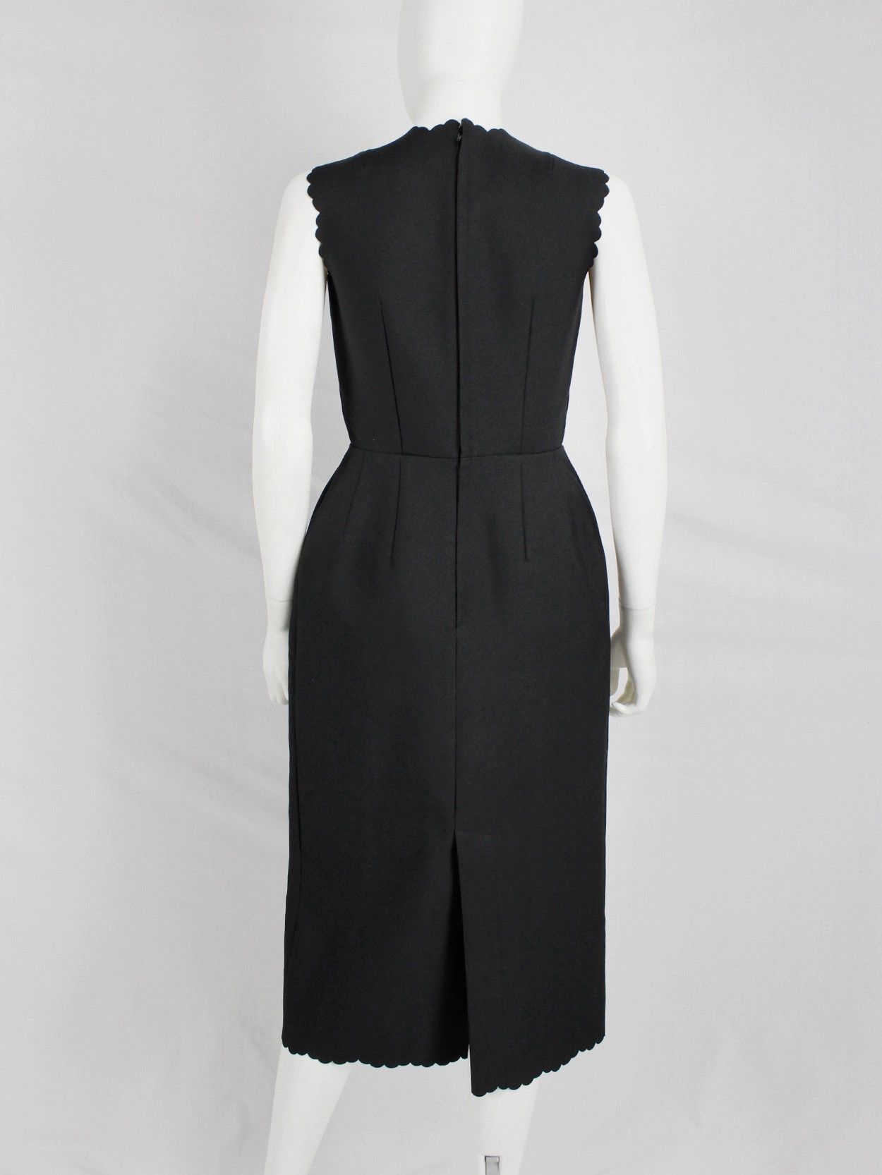 Comme des Garcons CDG BLACK DRESS WITH SCALLOPED EDGES & WIDER HIPS SPRING 99 Size M / US 6-8 / IT 42-44 - 11 Thumbnail