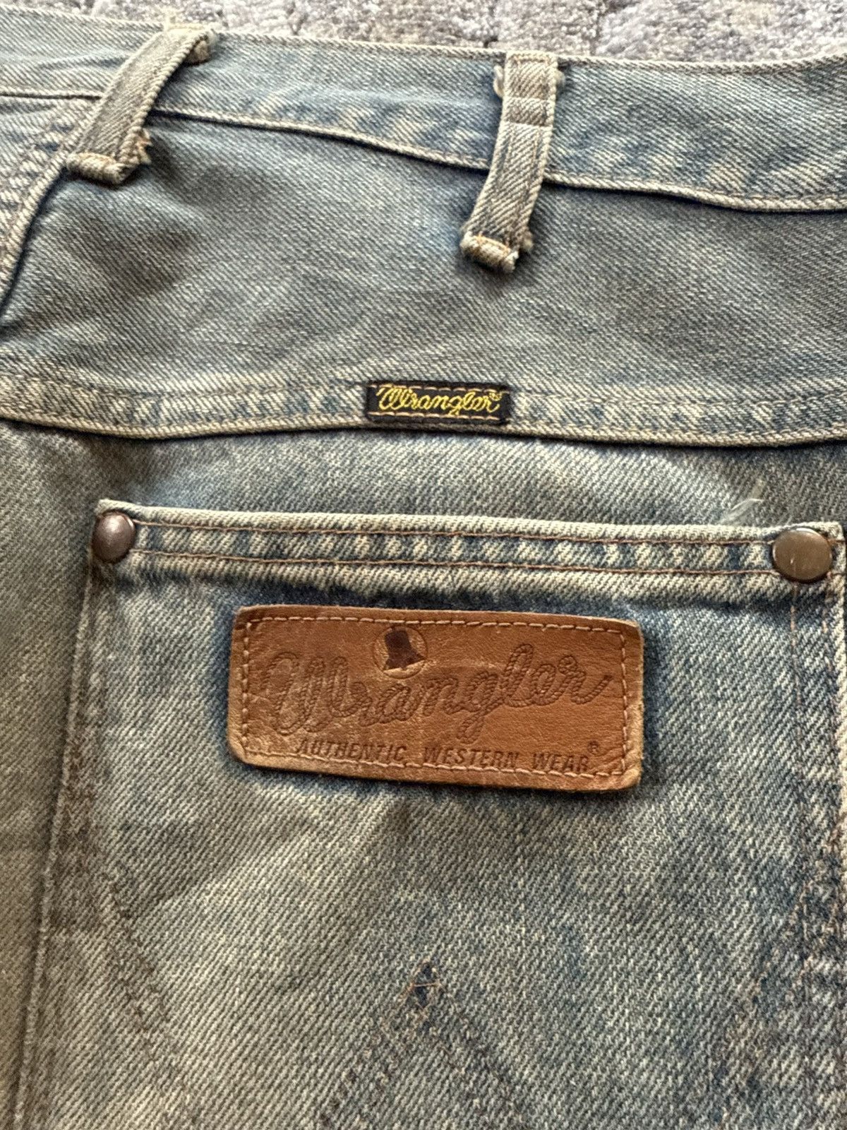 Japanese Brand Vintage Wrangler Mud Wash Distressed Baggy Selvedge Jeans Size US 29 - 18 Thumbnail
