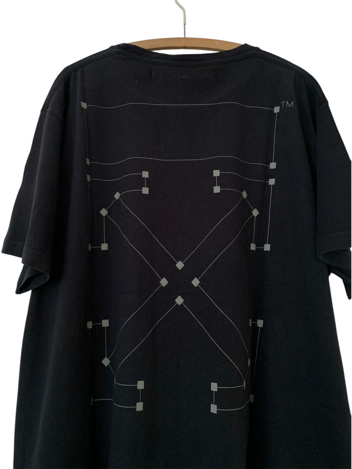 Off-White OFF WHITE Virgil Abloh 2020 Backbone Arrow Print tee Size US L / EU 52-54 / 3 - 2 Thumbnail