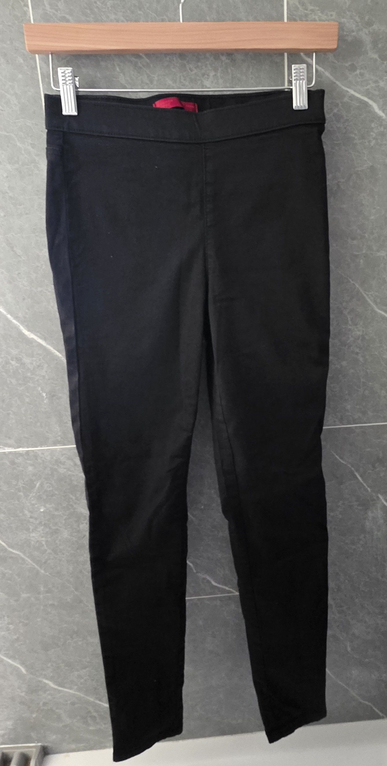Jennifer Lopez NWOT Jennifer Lopez Jlo Black Pull On Jegging Size 2 Size 26" / US 2 / IT 38 - 2 Thumbnail
