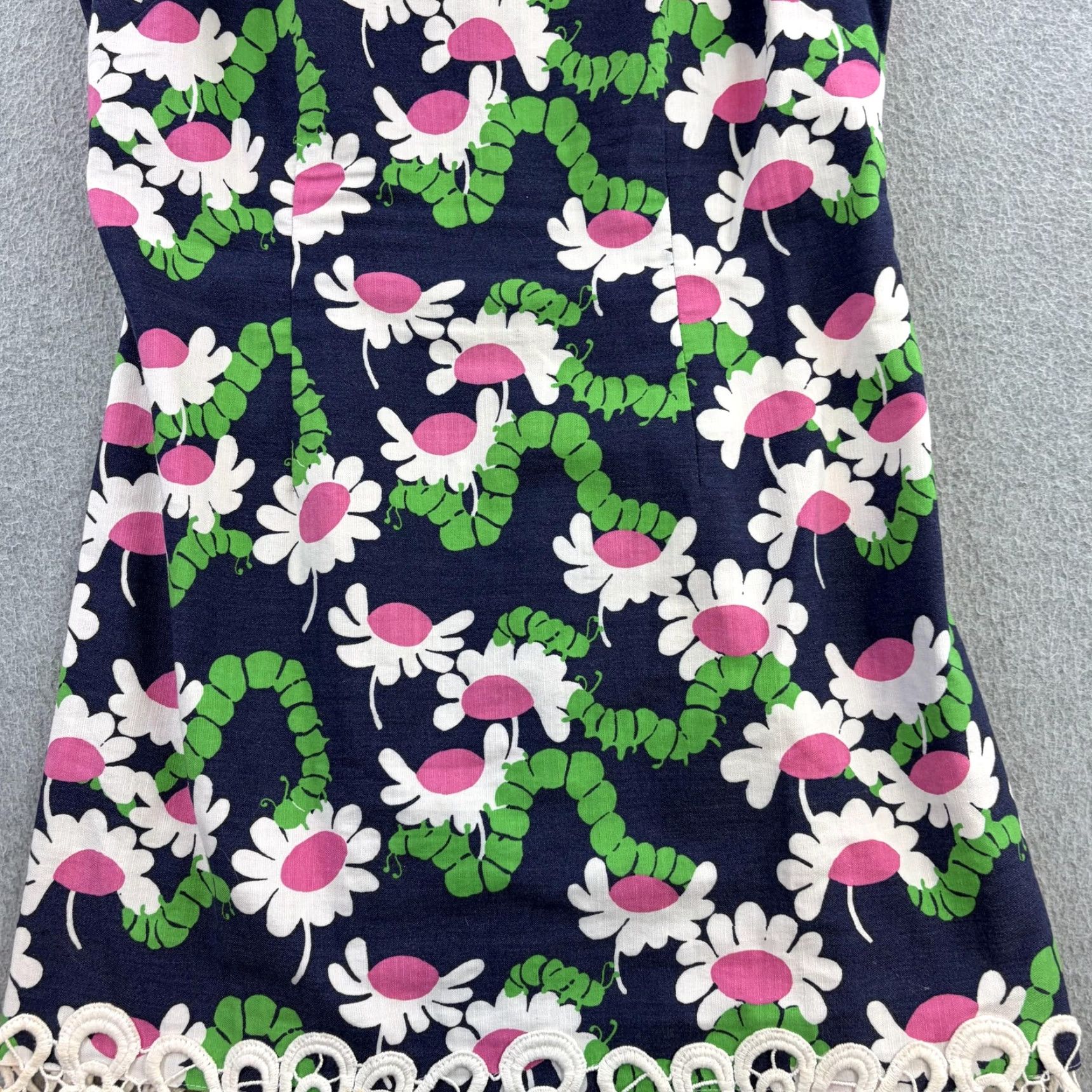 Lilly Pulitzer Lilly Pulitzer Dress Womens 2 Blue Daisy Floral Sleeveless Shift Crochet Hem Shirt? Size XS / US 0-2 / IT 36-38 - 6 Thumbnail