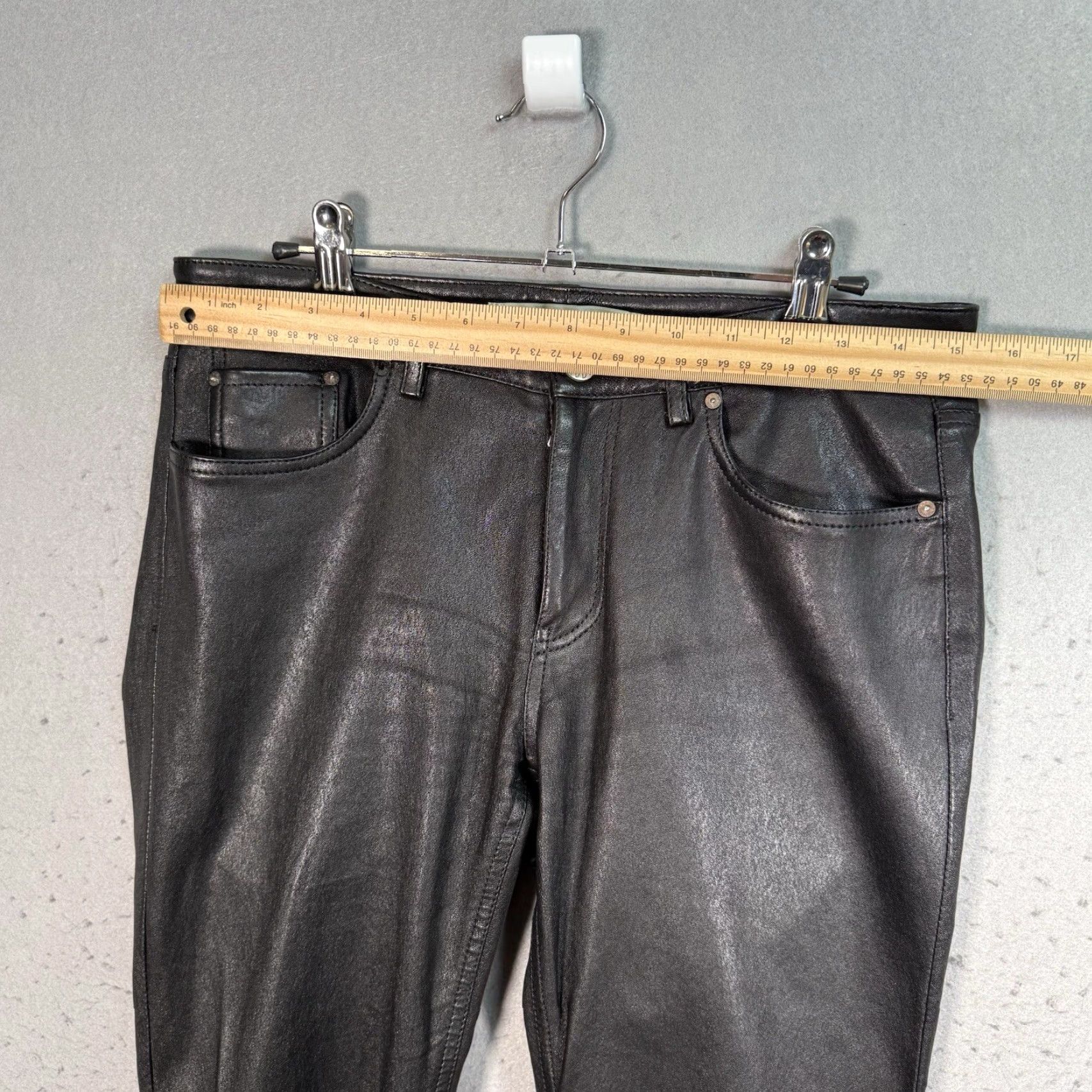 Acne Studios VINTAGE Acne Studios Faux Leather Pants Mens Adult 30 x 28 Black Skinny Fit Womens Mens? Size US 30 / EU 46 - 2 Thumbnail
