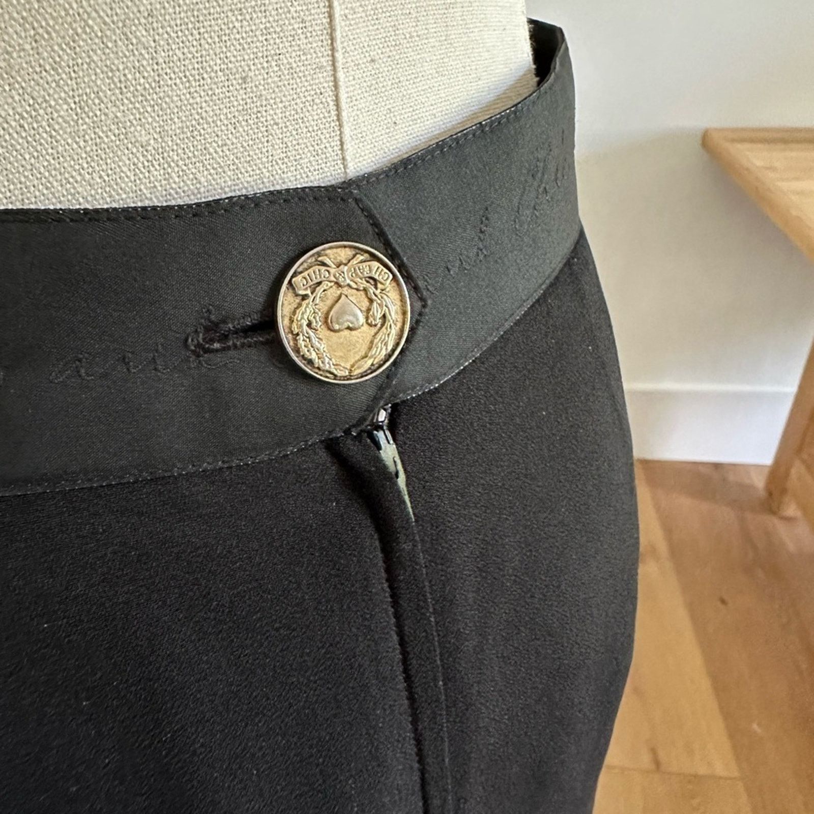 Moschino Vintage Moschino! Black pencil skirt - 6 Size 27" / US 4 / IT 40 - 14 Thumbnail