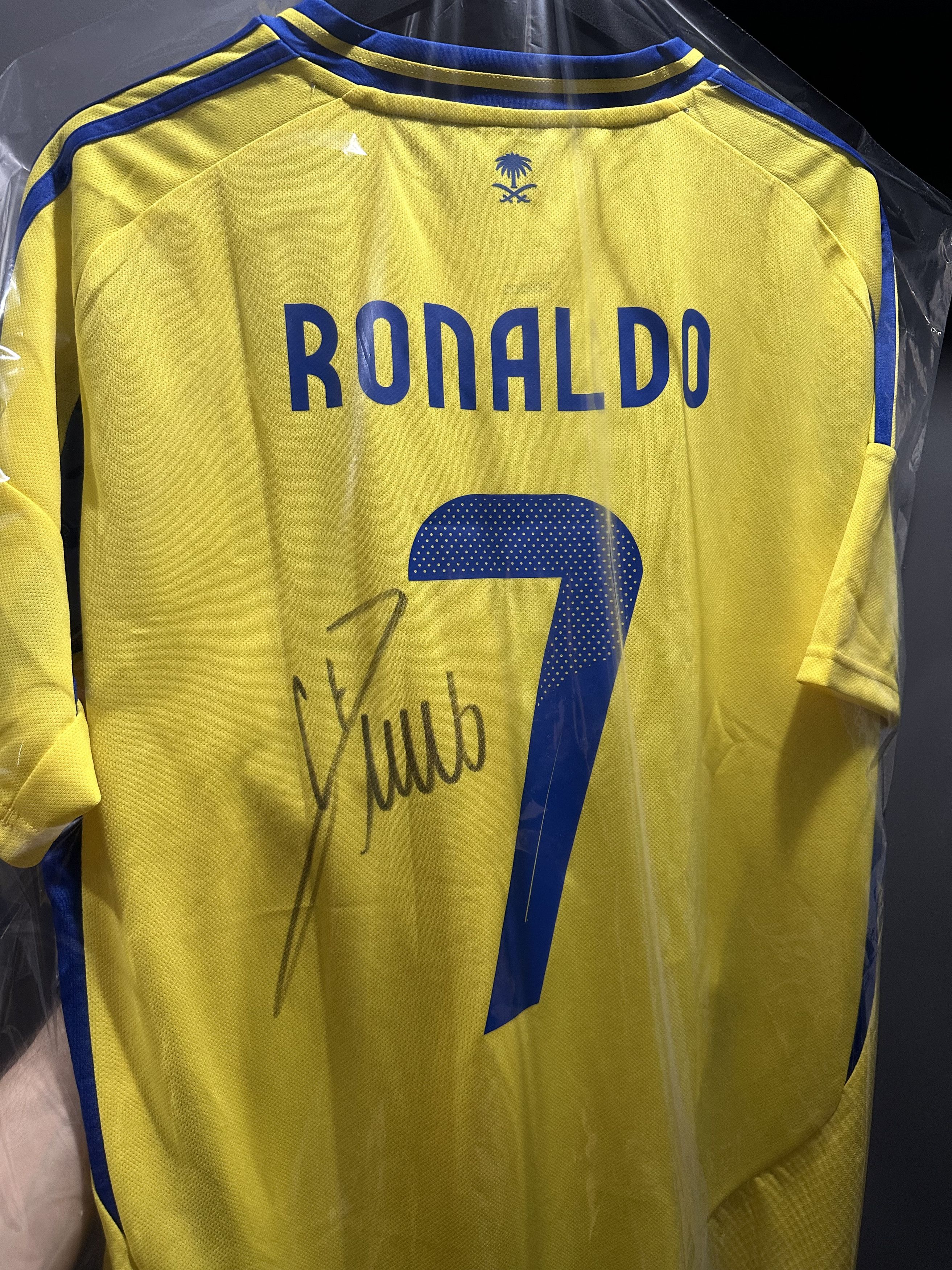 Adidas Cristiano Ronaldo singed Museum COA Size US XL / EU 56 / 4 - 2 Thumbnail