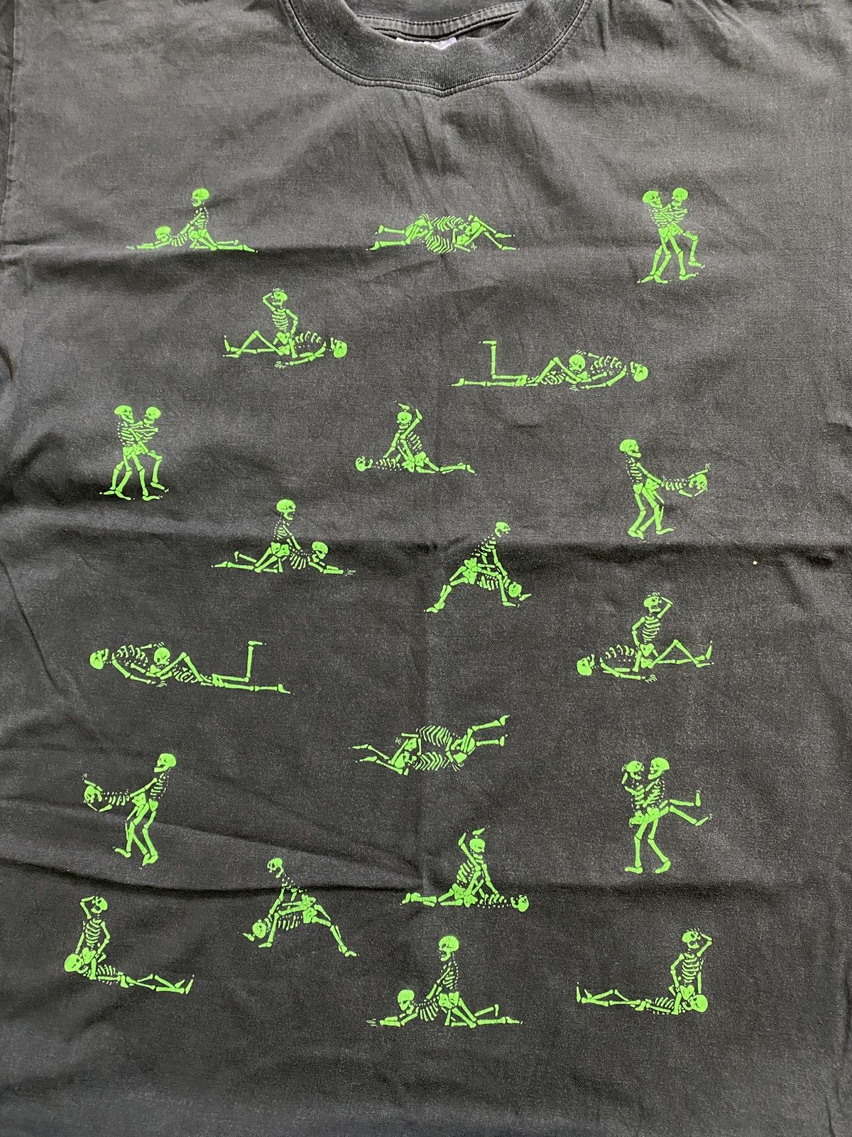Vintage Vintage camasutra bone in love tee Size US L / EU 52-54 / 3 - 4 Thumbnail