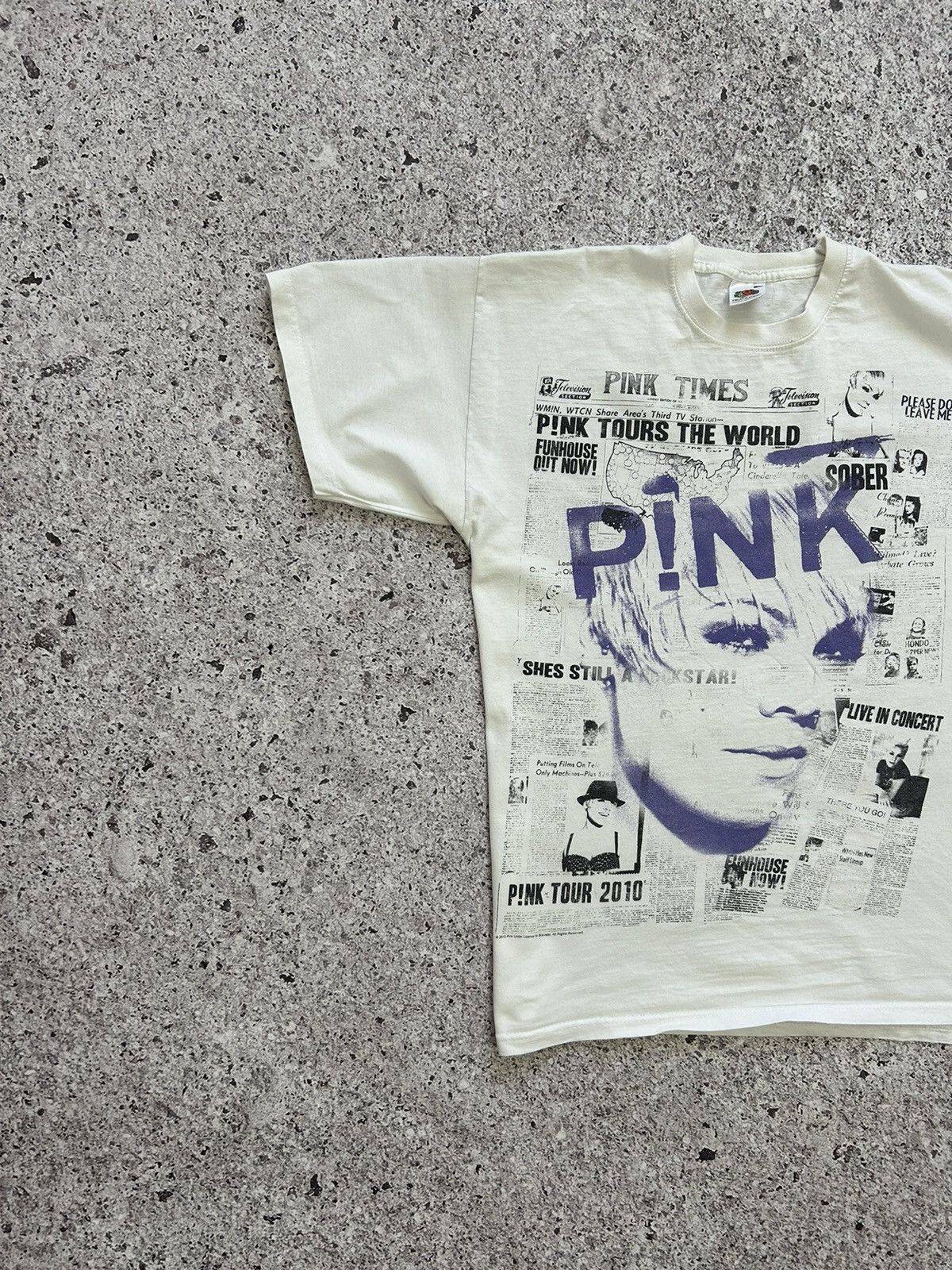 Band Tees × Vintage Vintage Rock Band Pink Tour 2010 Retro T-Shirt Y2K Hype Size US L / EU 52-54 / 3 - 4 Thumbnail