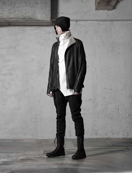 The Viridi-anne Assymetric Scar Stitch Turtleneck - BLACK JP 3 Size US L / EU 52-54 / 3 - 21 Thumbnail