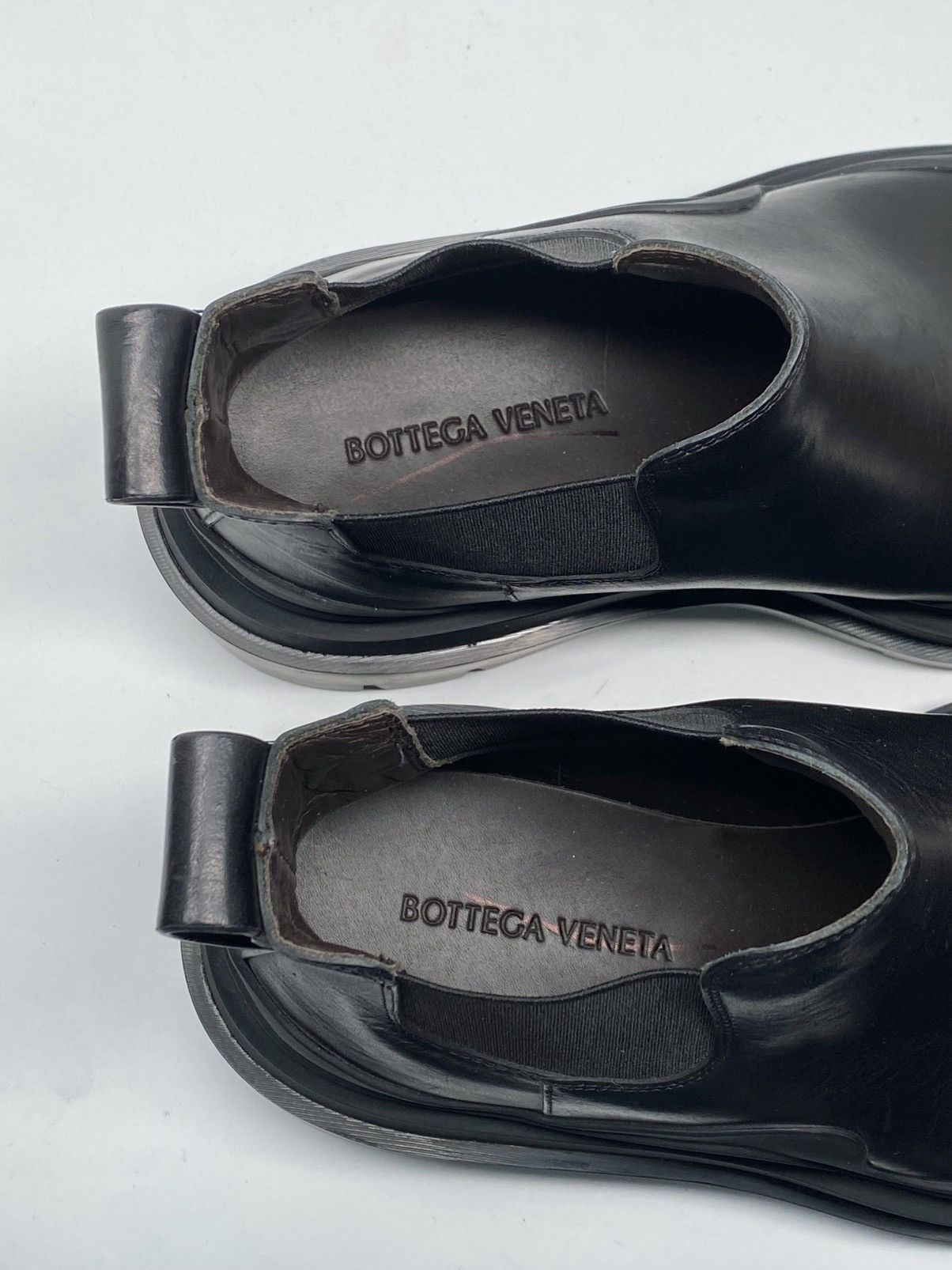 Bottega Veneta Bottega Veneta Tire Leather Chelsea Ankle Boots size 37.5 Size US 7.5 / IT 37.5 - 9 Thumbnail