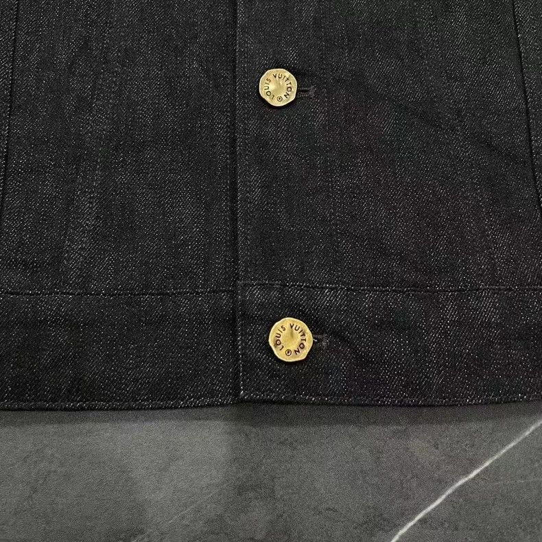 Louis Vuitton Louis Vuitton Denim Jacket with Logo Size US M / EU 48-50 / 2 - 5 Thumbnail