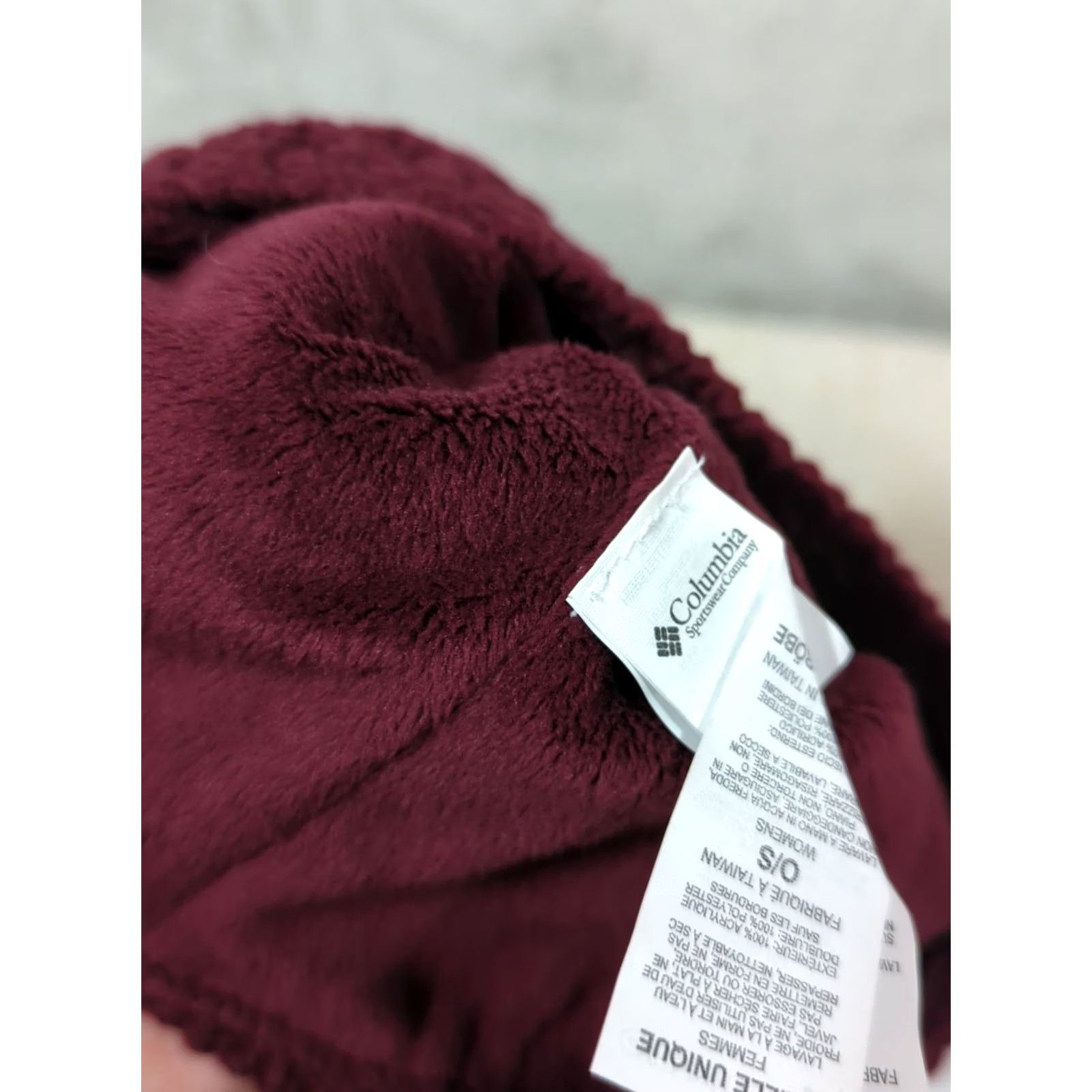 Vintage Columbia Beanie Hat Womens One Size Burgundy Fleece Lined Knit Logo Outdoor Winter Fall Spring Casual Travel Size ONE SIZE - 7 Thumbnail