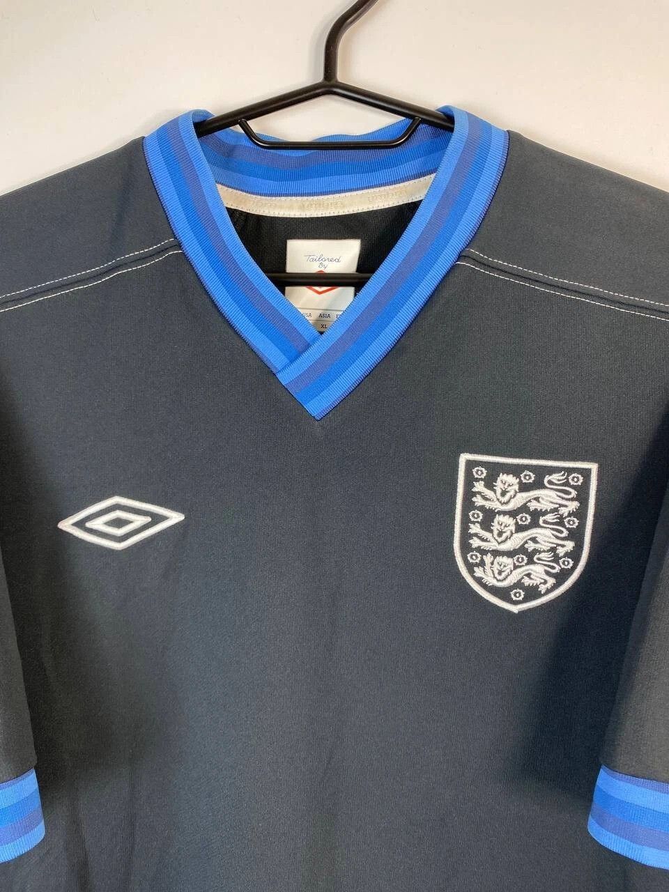 Umbro England Away football shirt 2011/2013 Jersey Umbro Size L Size US L / EU 52-54 / 3 - 2 Thumbnail