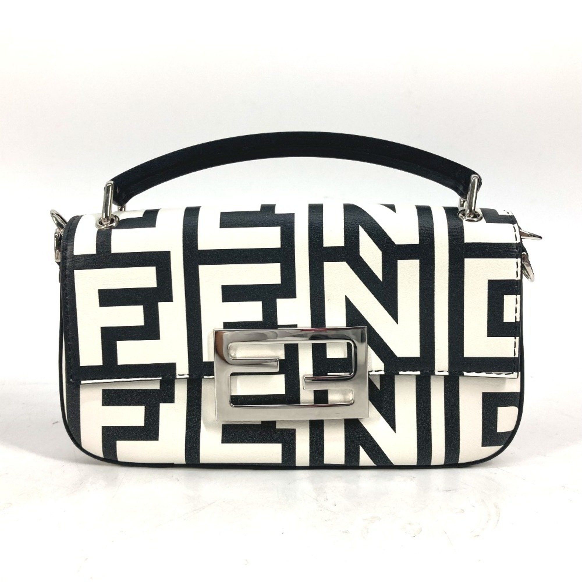 Fendi 7As142 Marc Jacobs Collaboration Baguette Phone Pouch Bag Logo Shoulder 2Way Crossbody Handbag Leather Women's White in Black