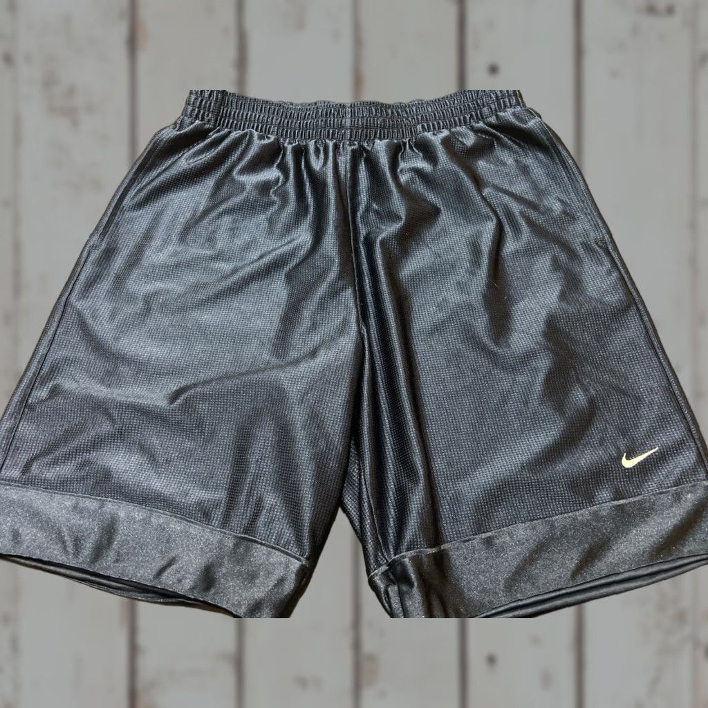 Nike AUTHENTIC NIKE REVERSIBLE NAVY BLUE BASKETBALL SHORTS M GEOMETRIC ACTIVEWEAR MENS Size US 31 - 1 Thumbnail
