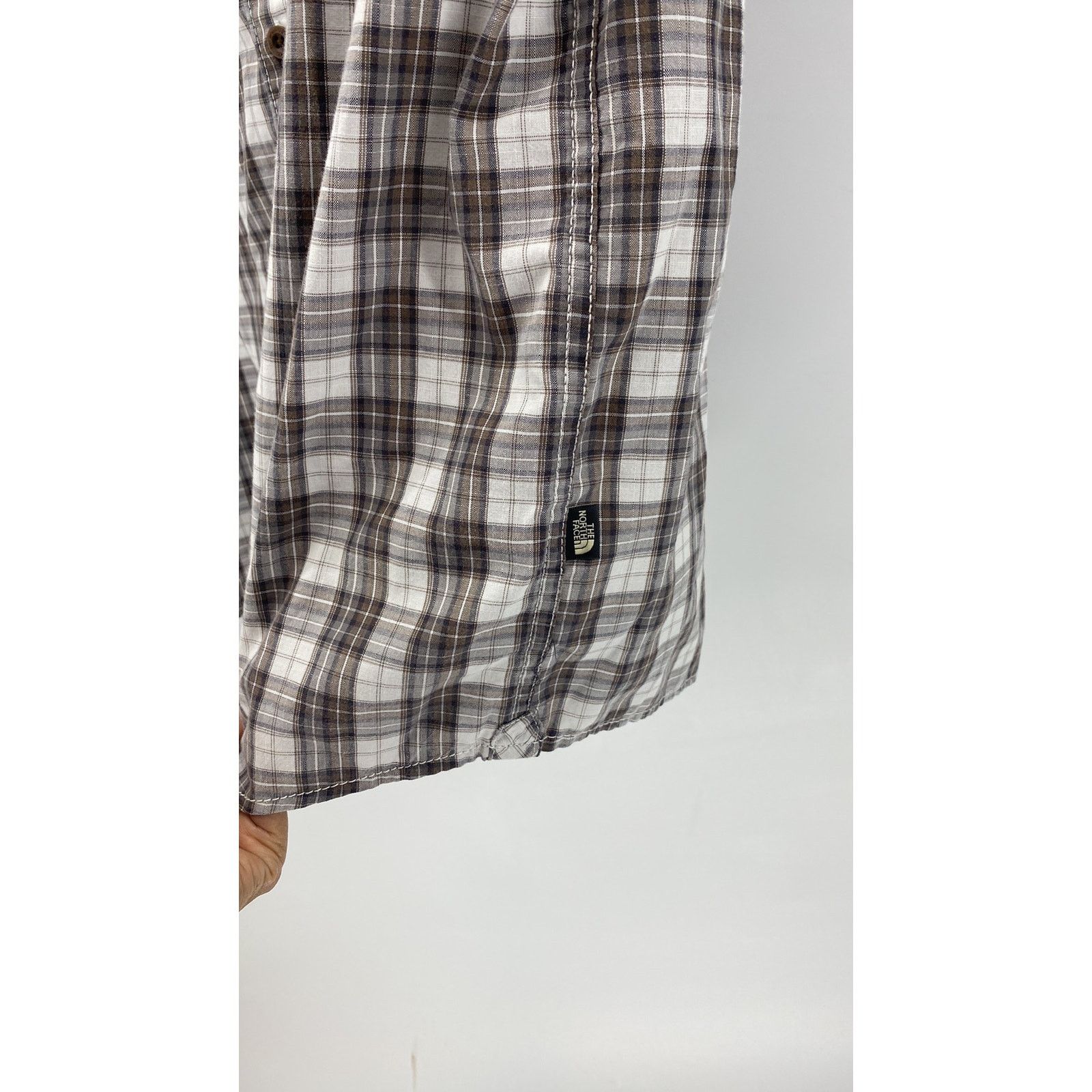 The North Face The North Face Plaid button down short sleeve shirt size L Size US L / EU 52-54 / 3 - 8 Thumbnail