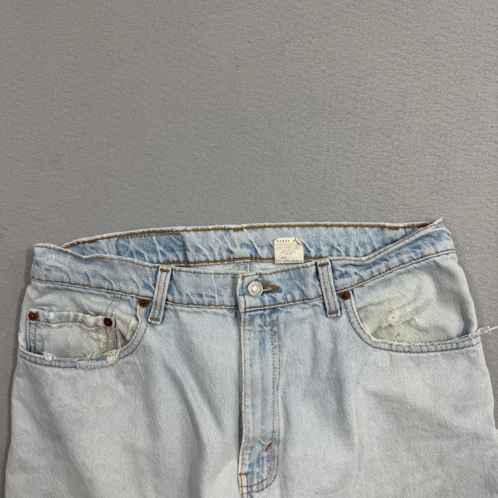 Levi's Vintage Levis 560 Loose Fit Tapered Leg Jeans Men's 34x30 Size US 34 / EU 50 - 5 Thumbnail
